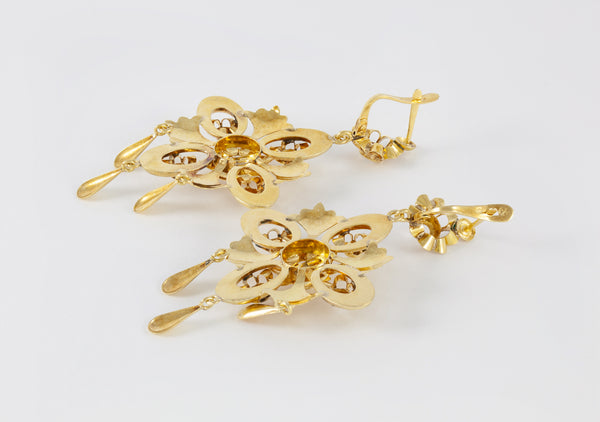 Pendientes antiguos en oro amarillo 18k y zafiros blancos