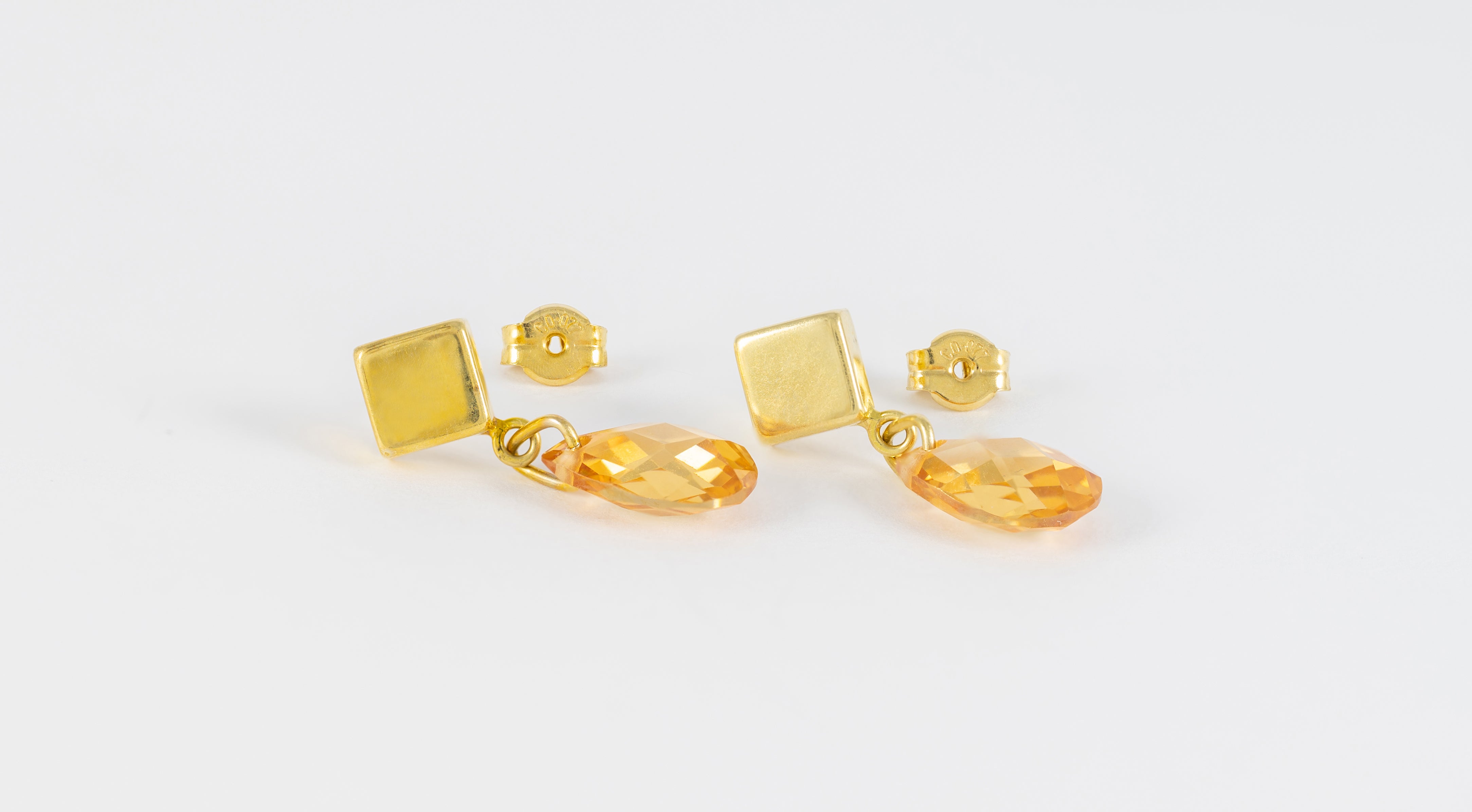 Pendientes en oro amarillo 18k y cuarzos