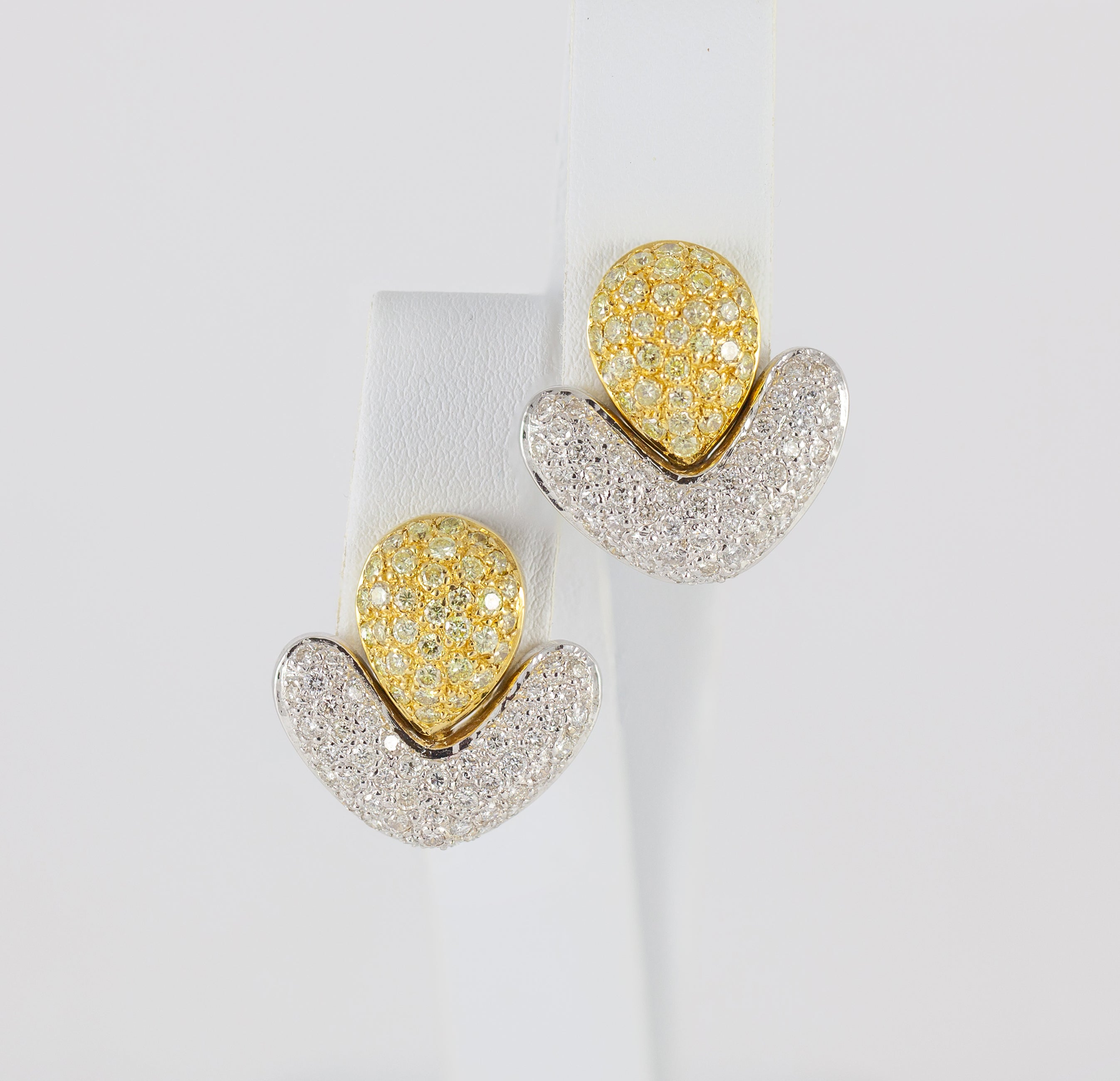 Pendientes en oro blanco y amarillo 18k y brillantes