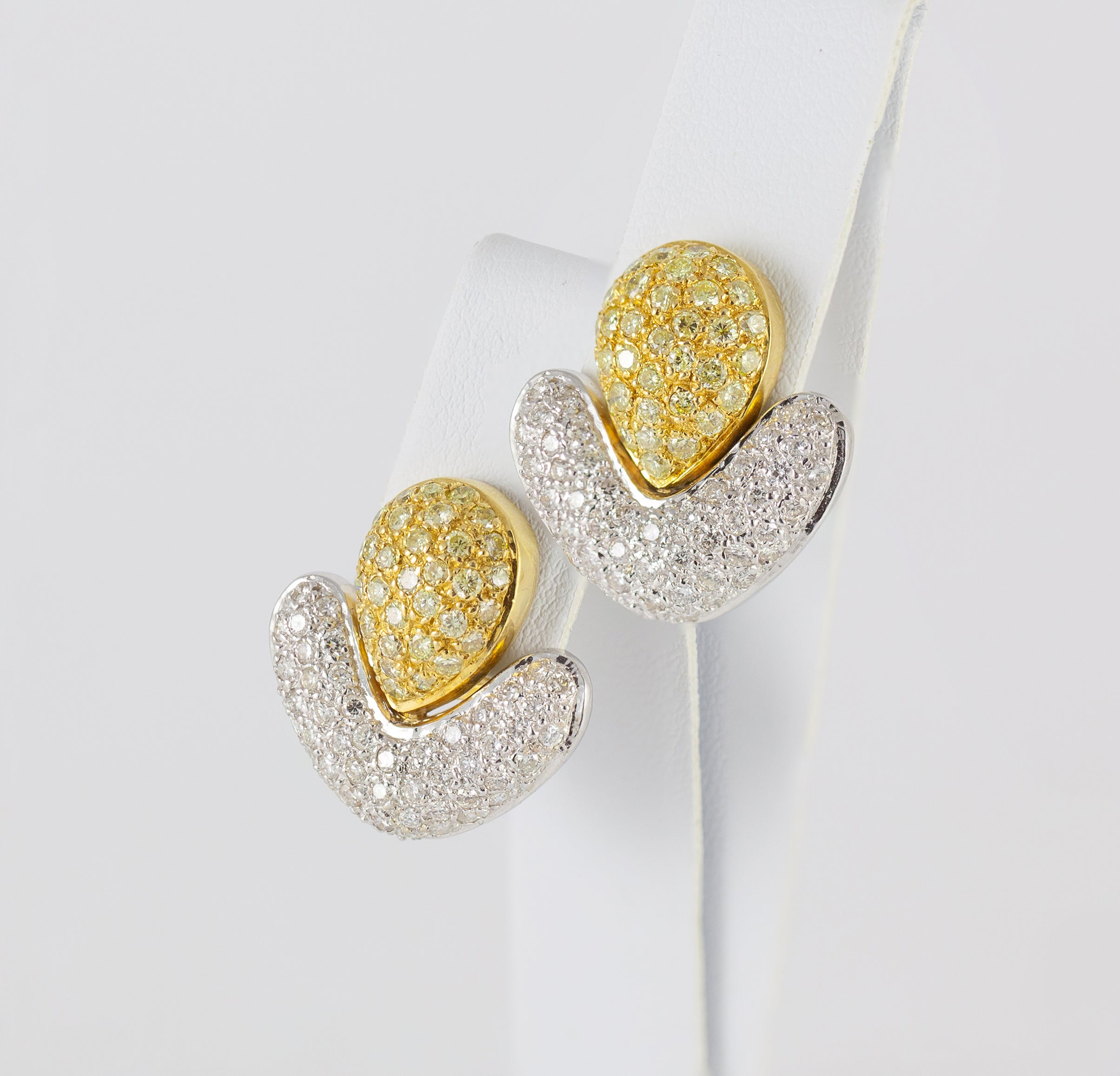 Pendientes en oro blanco y amarillo 18k y brillantes