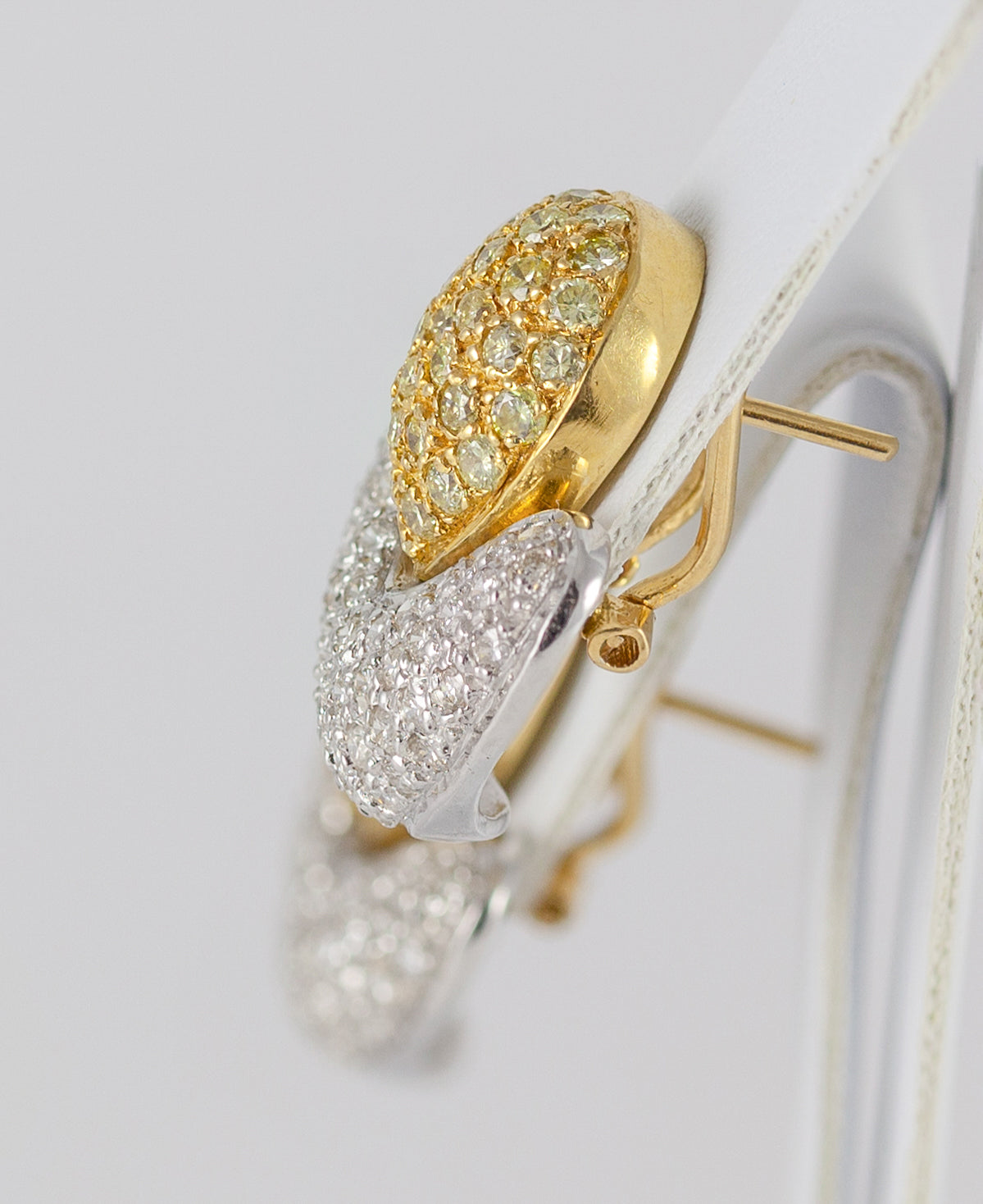 Pendientes en oro blanco y amarillo 18k y brillantes
