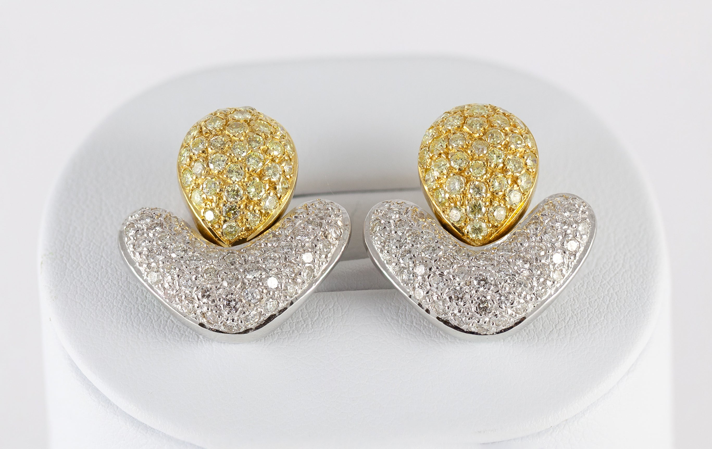 Pendientes en oro blanco y amarillo 18k y brillantes