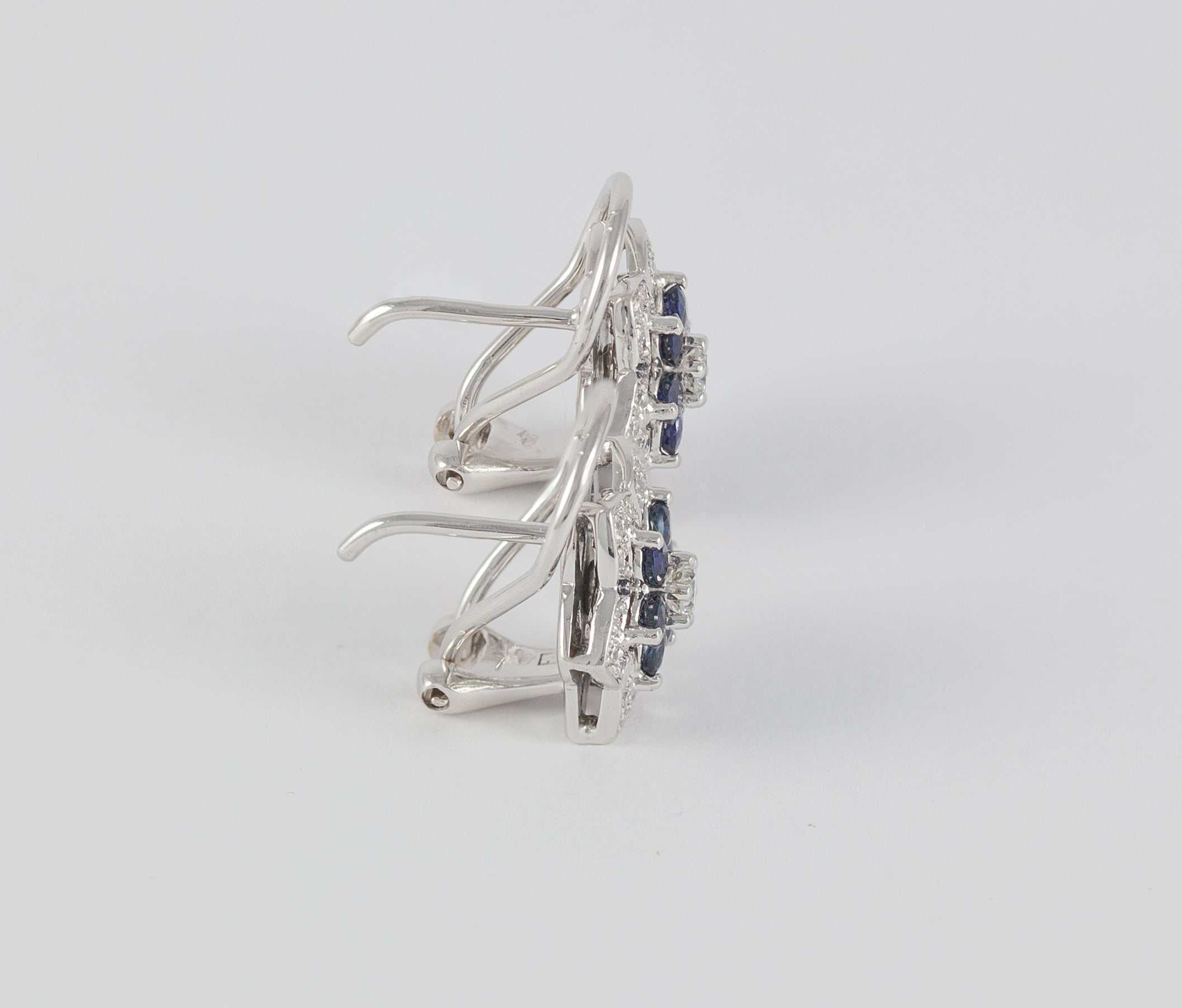 Pendientes en oro blanco 18k con brillantes y zafiros