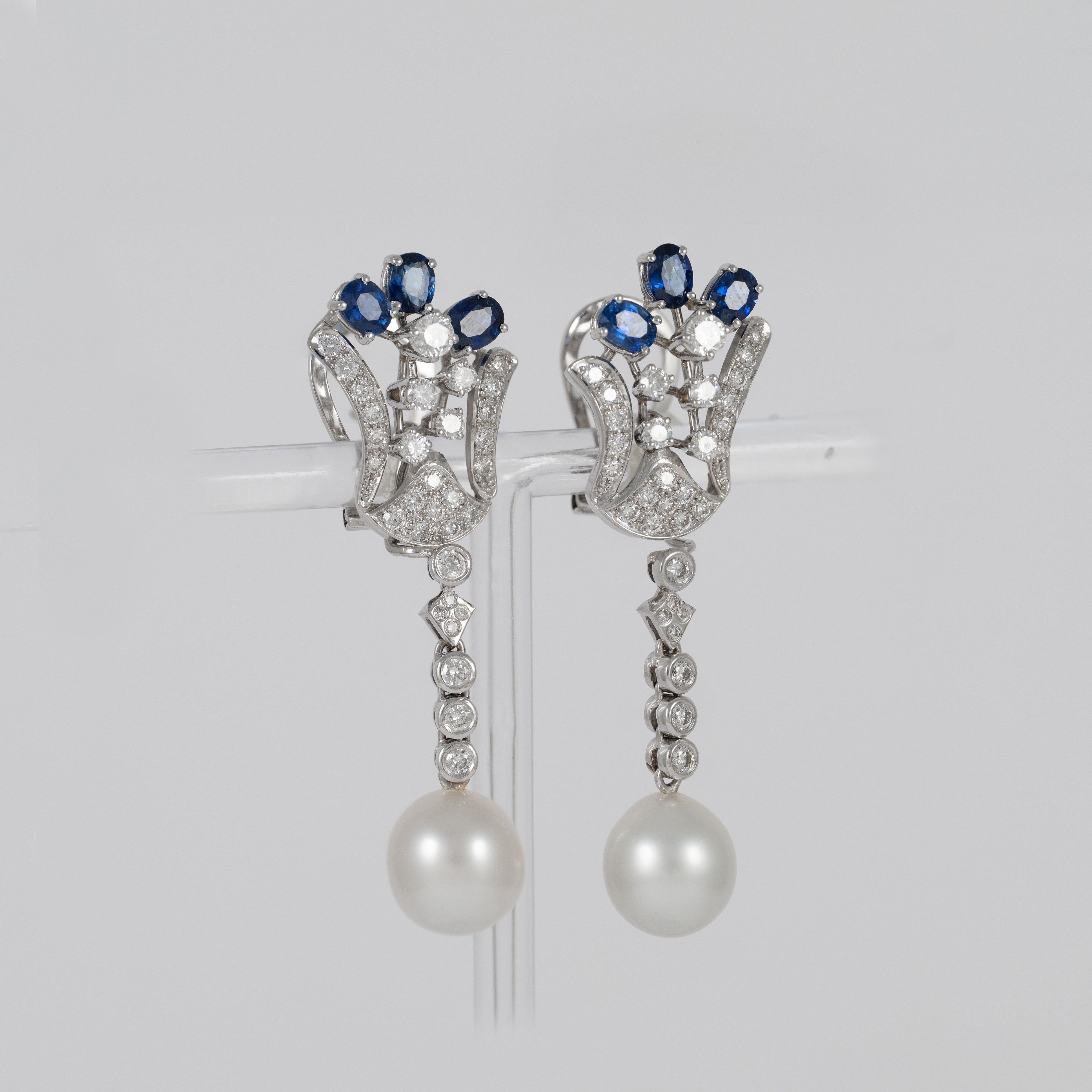 Pendientes personalizables en oro blanco 18k con zafiros, perlas y diamantes 2.09 ct