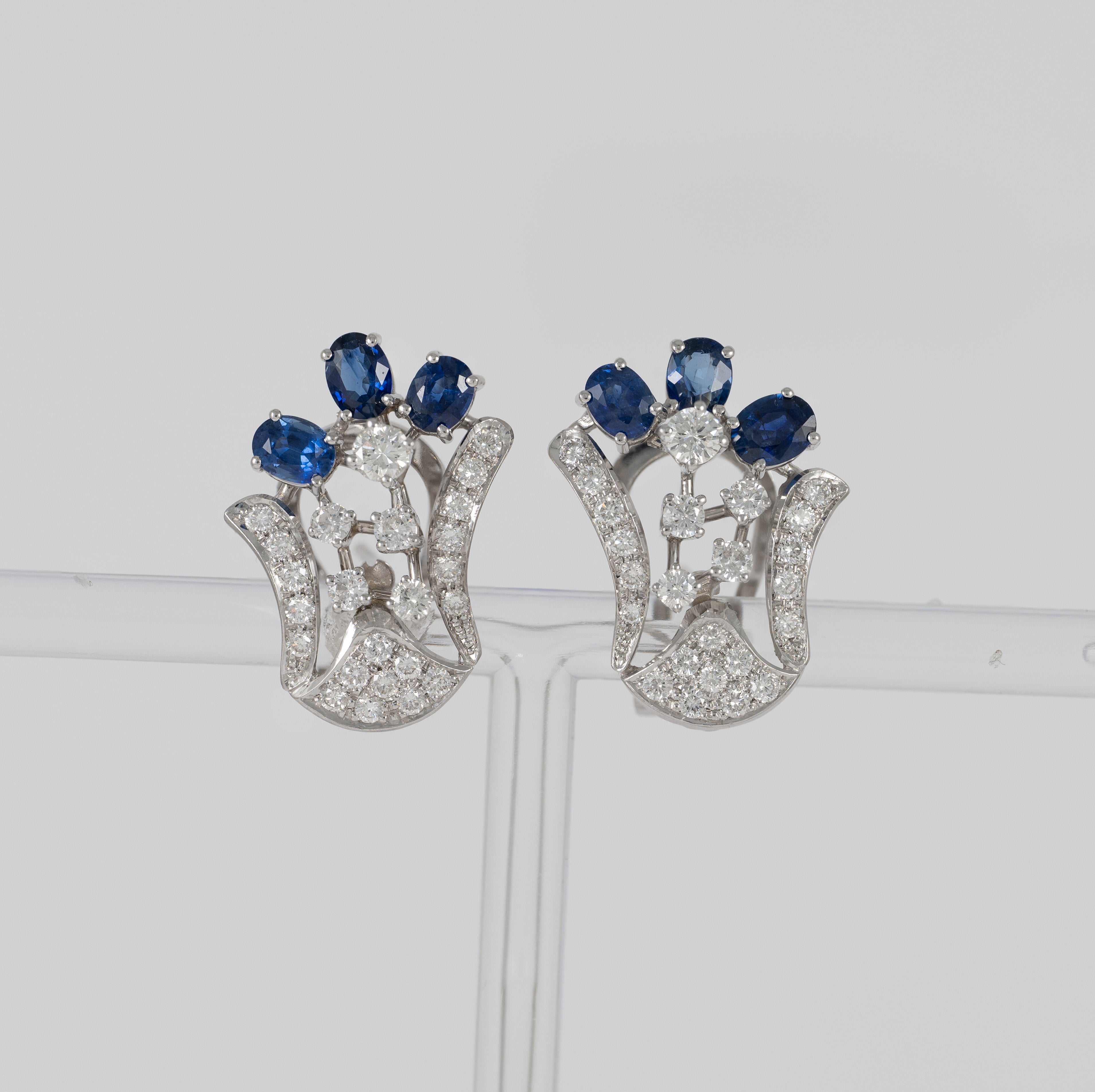 Pendientes personalizables en oro blanco 18k con zafiros, perlas y diamantes 2.09 ct