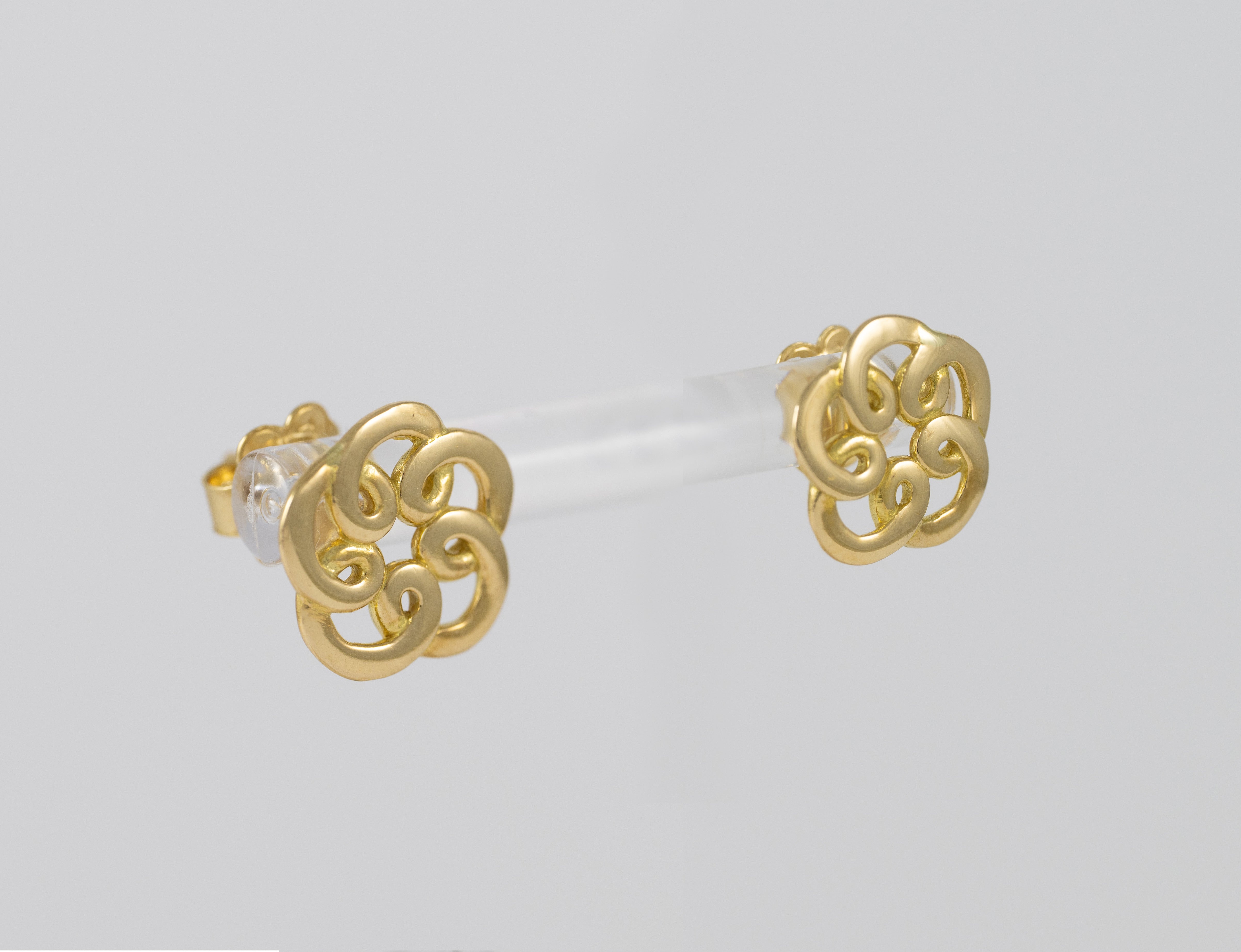 Pendientes Tous Flor en oro amarillo 18k