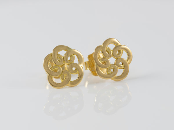 Pendientes Tous Flor en oro amarillo 18k
