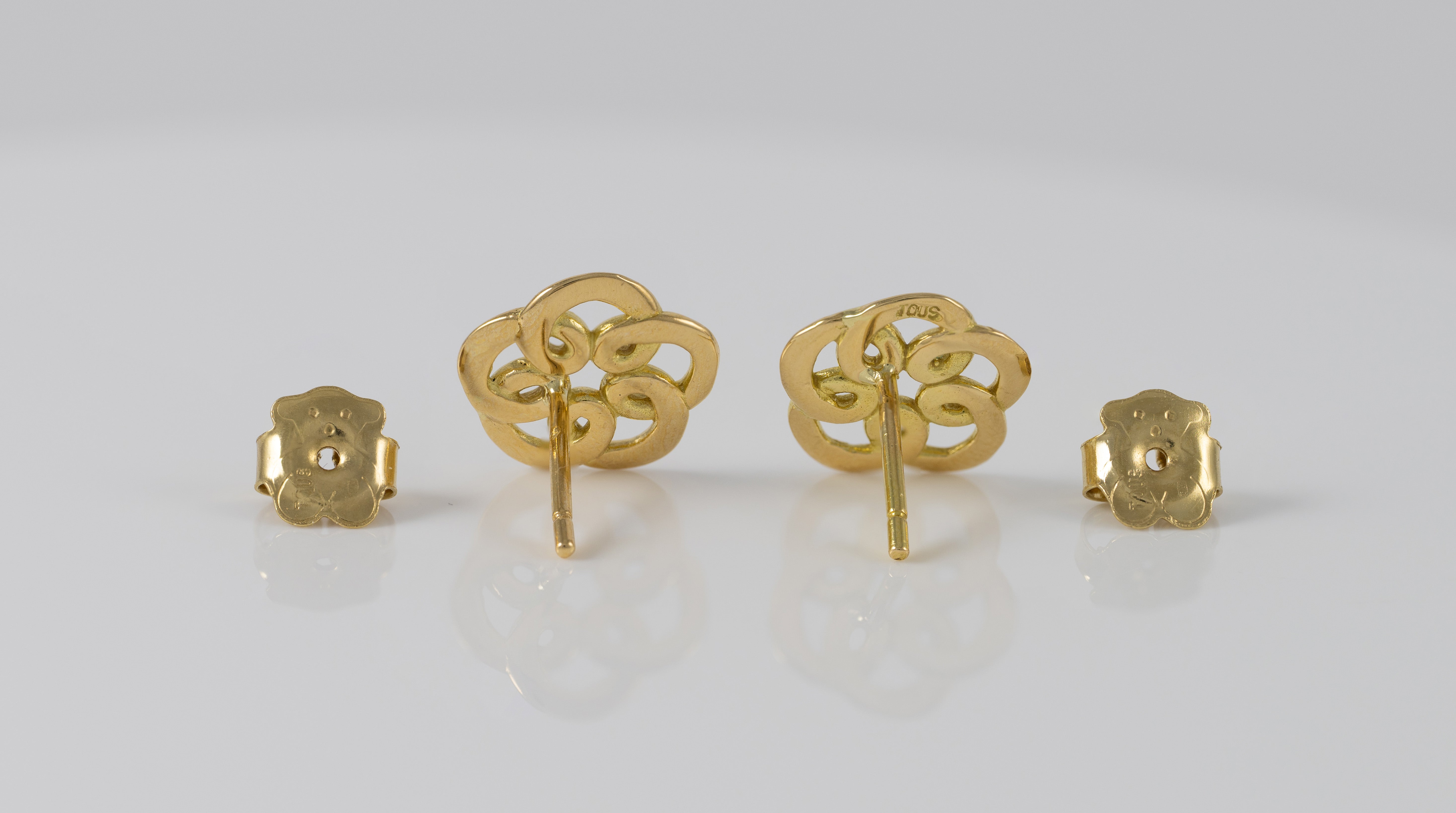 Pendientes Tous Flor en oro amarillo 18k