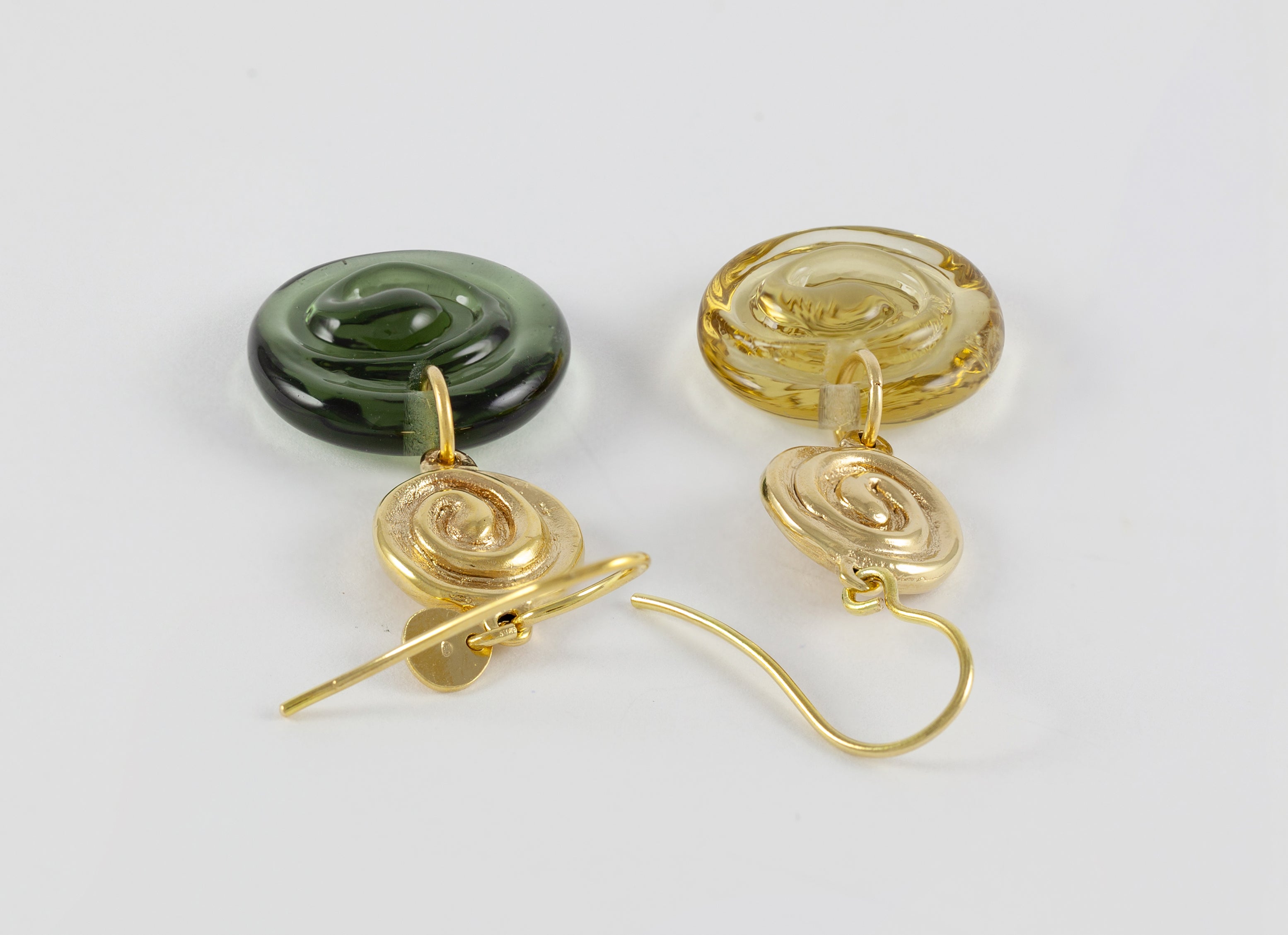 Pendientes Tous en oro amarillo 18k con cristal Eugenia by Tous Iluminada