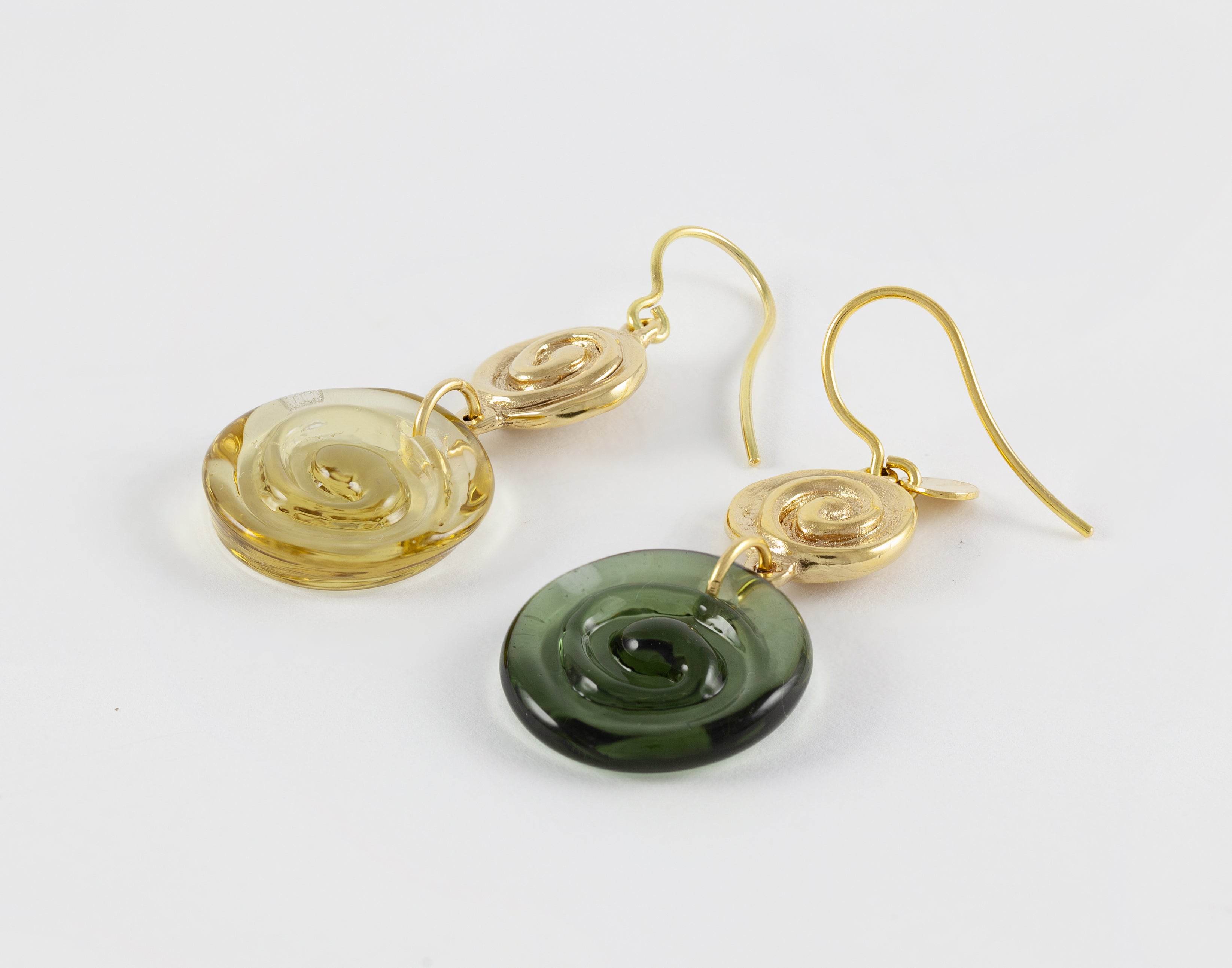 Pendientes Tous en oro amarillo 18k con cristal Eugenia by Tous Iluminada