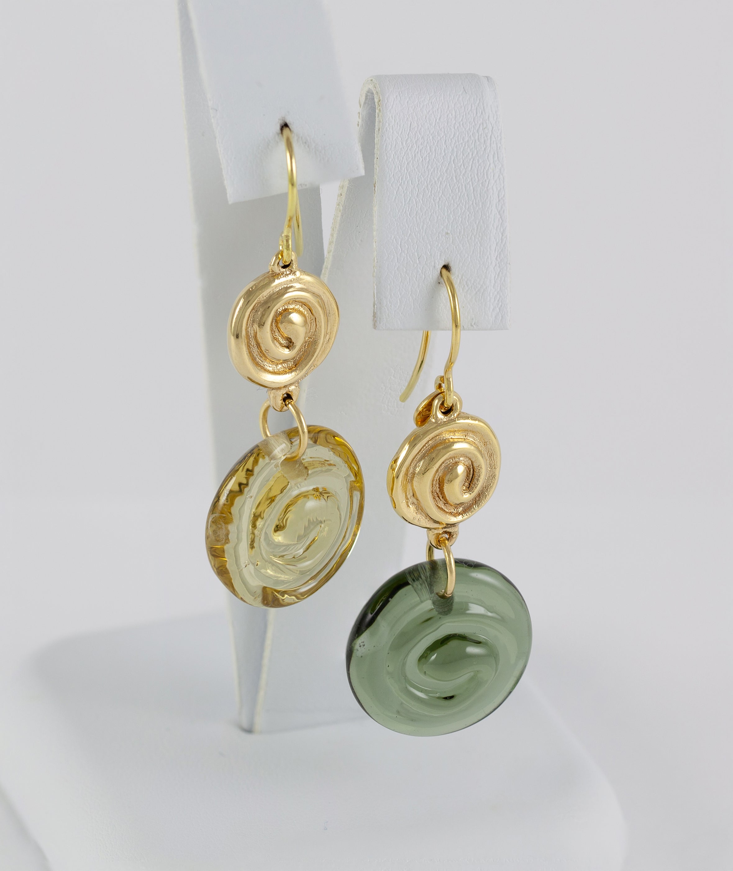 Pendientes Tous en oro amarillo 18k con cristal Eugenia by Tous Iluminada
