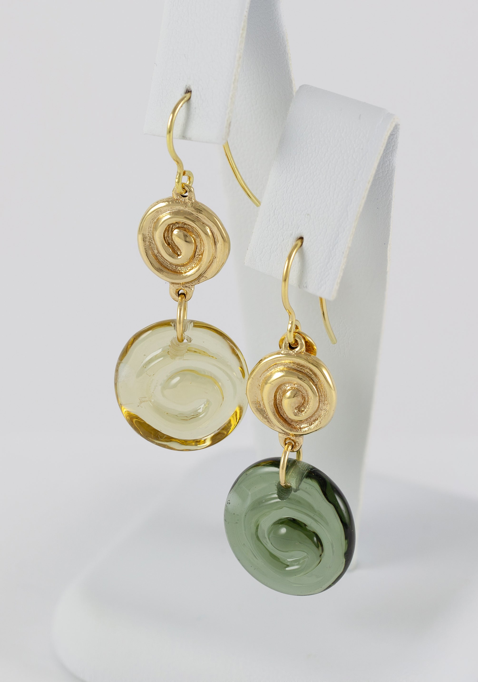 Pendientes Tous en oro amarillo 18k con cristal Eugenia by Tous Iluminada