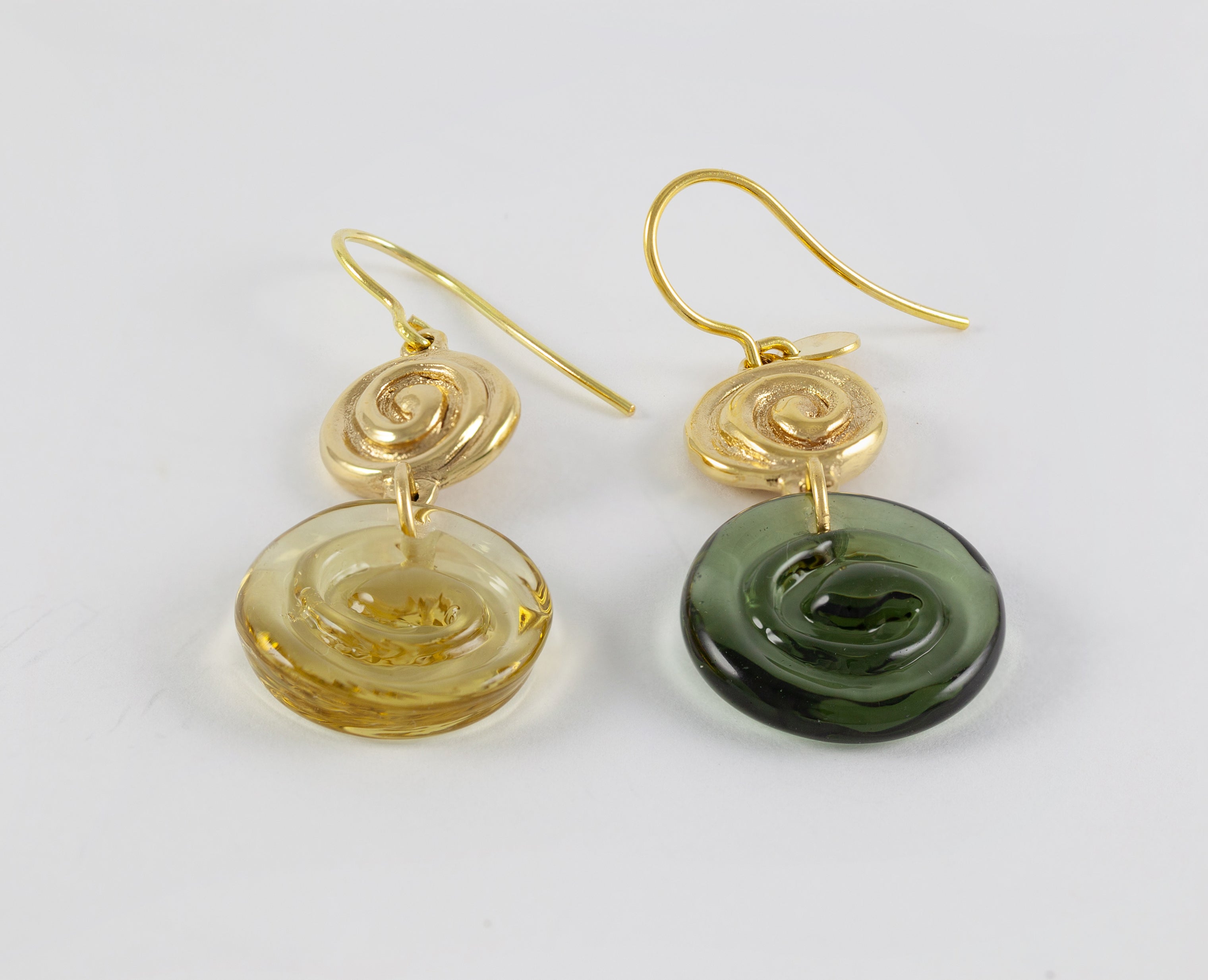 Pendientes Tous en oro amarillo 18k con cristal Eugenia by Tous Iluminada