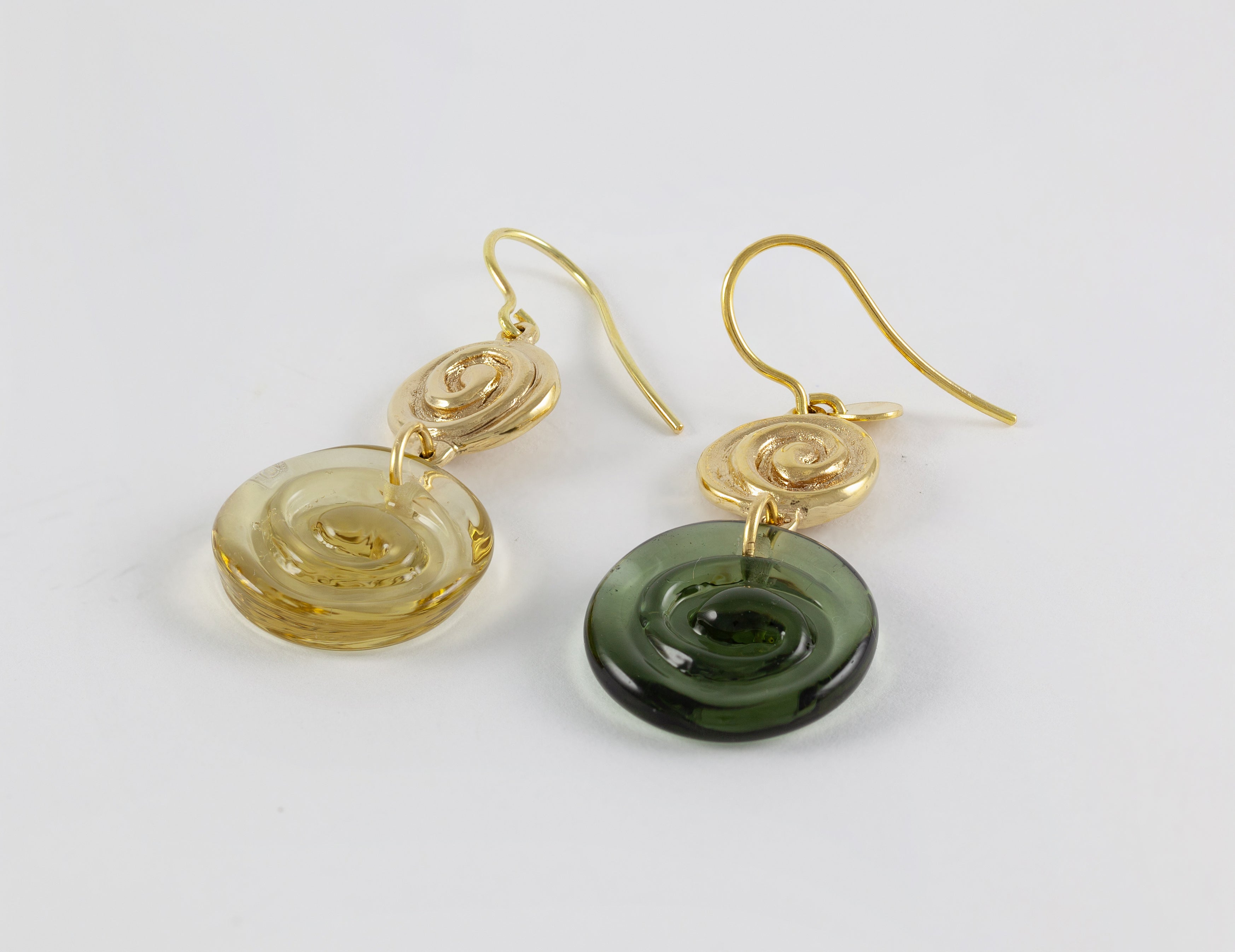 Pendientes Tous en oro amarillo 18k con cristal Eugenia by Tous Iluminada