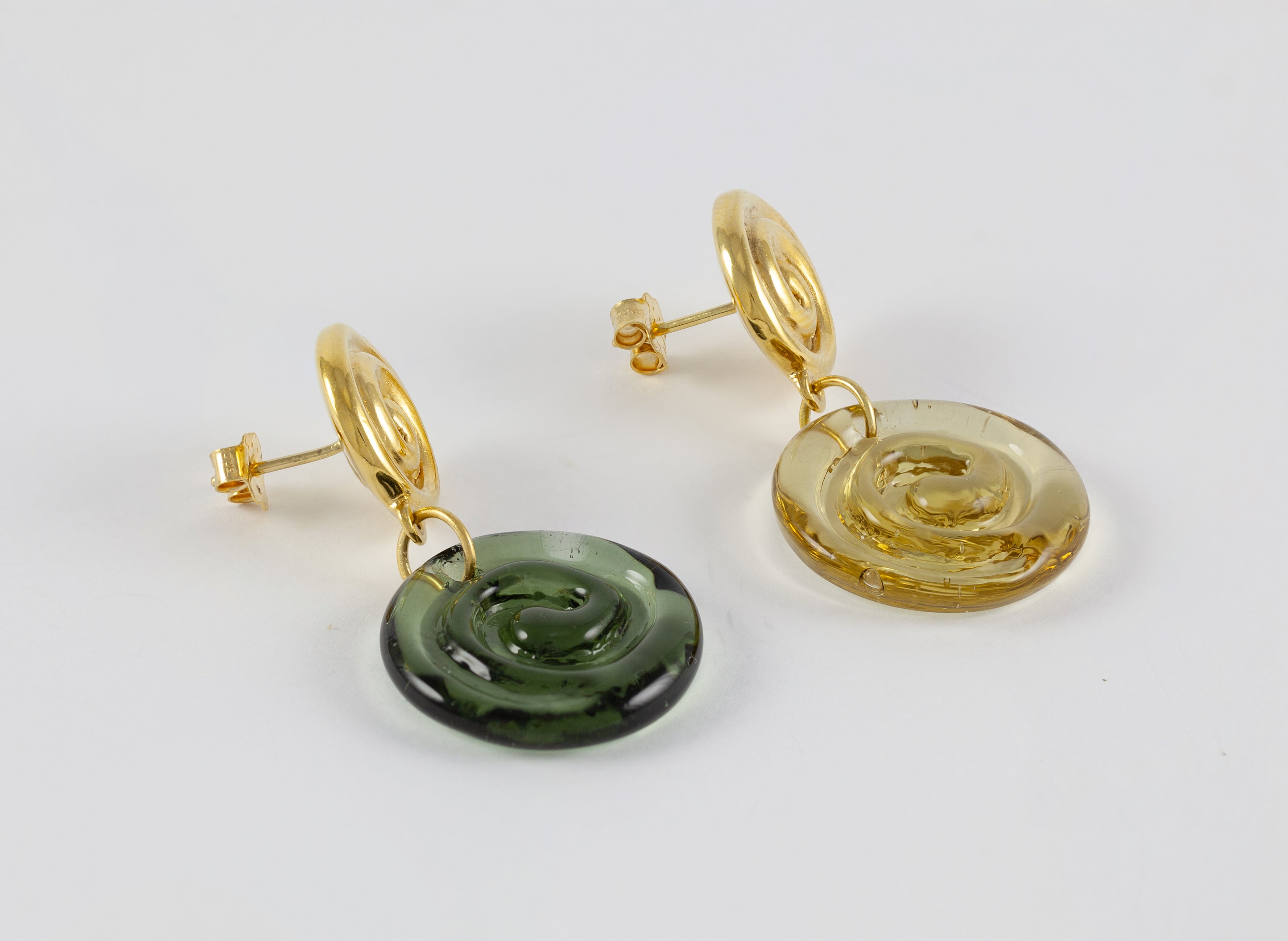 Pendientes Tous en oro amarillo 18k con cristal Eugenia by Tous Iluminada