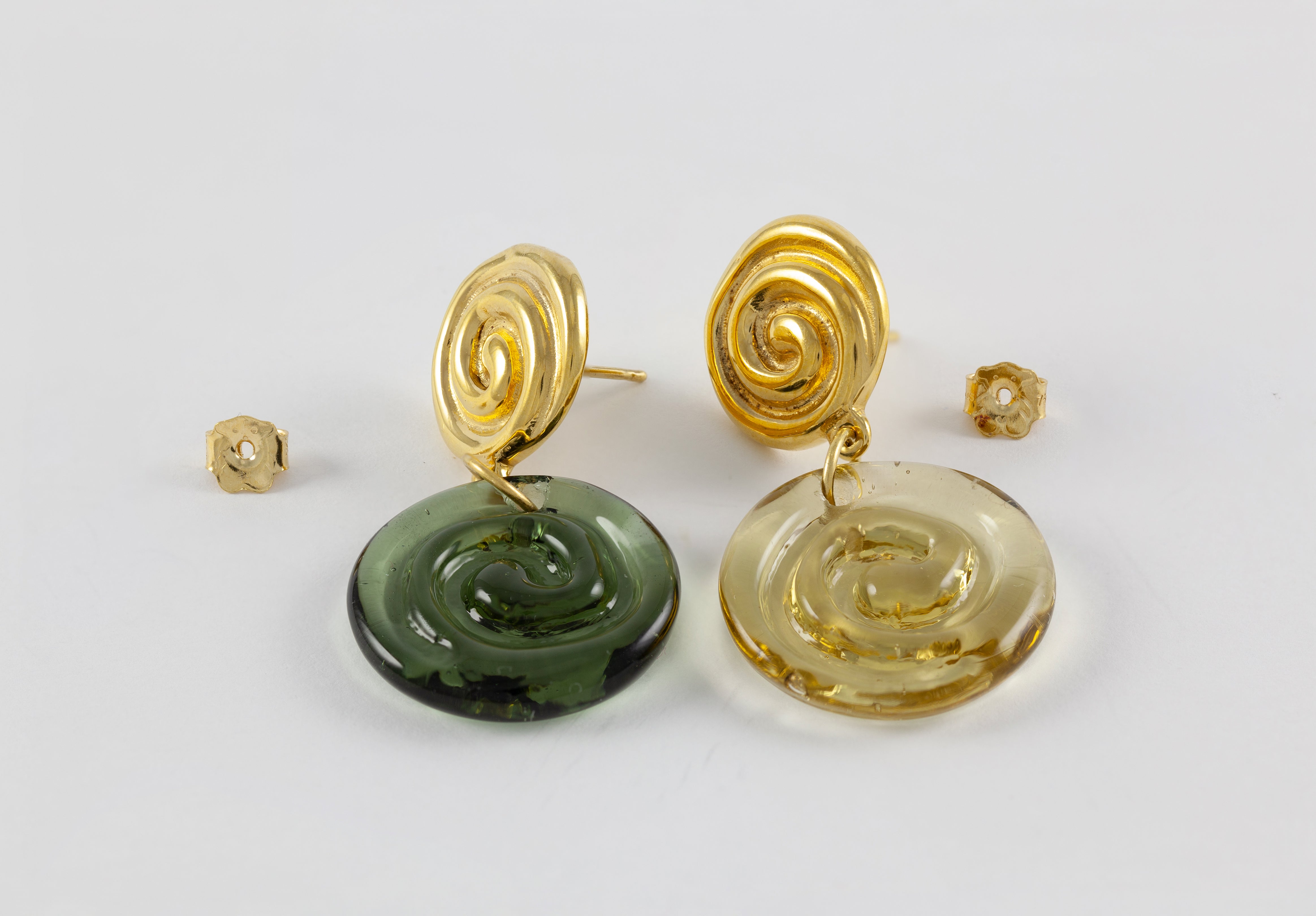 Pendientes Tous en oro amarillo 18k con cristal Eugenia by Tous Iluminada