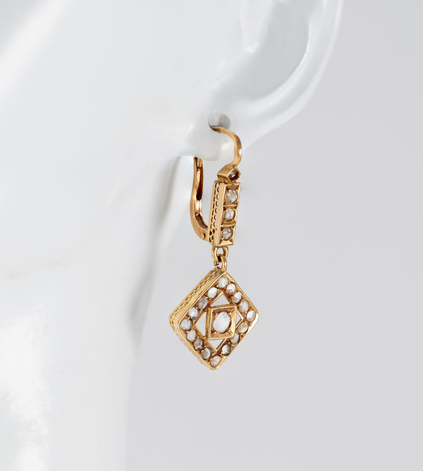 Pendientes antiguos en oro amarillo 18k y zafiros blancos