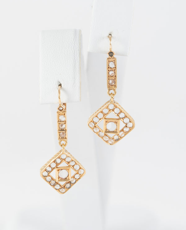 Pendientes antiguos en oro amarillo 18k y zafiros blancos