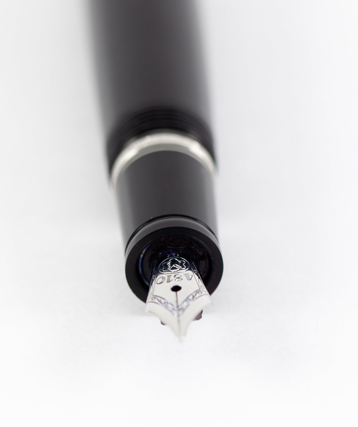 Montblanc Boheme Noir Fountain Pen 14K Gold Nib