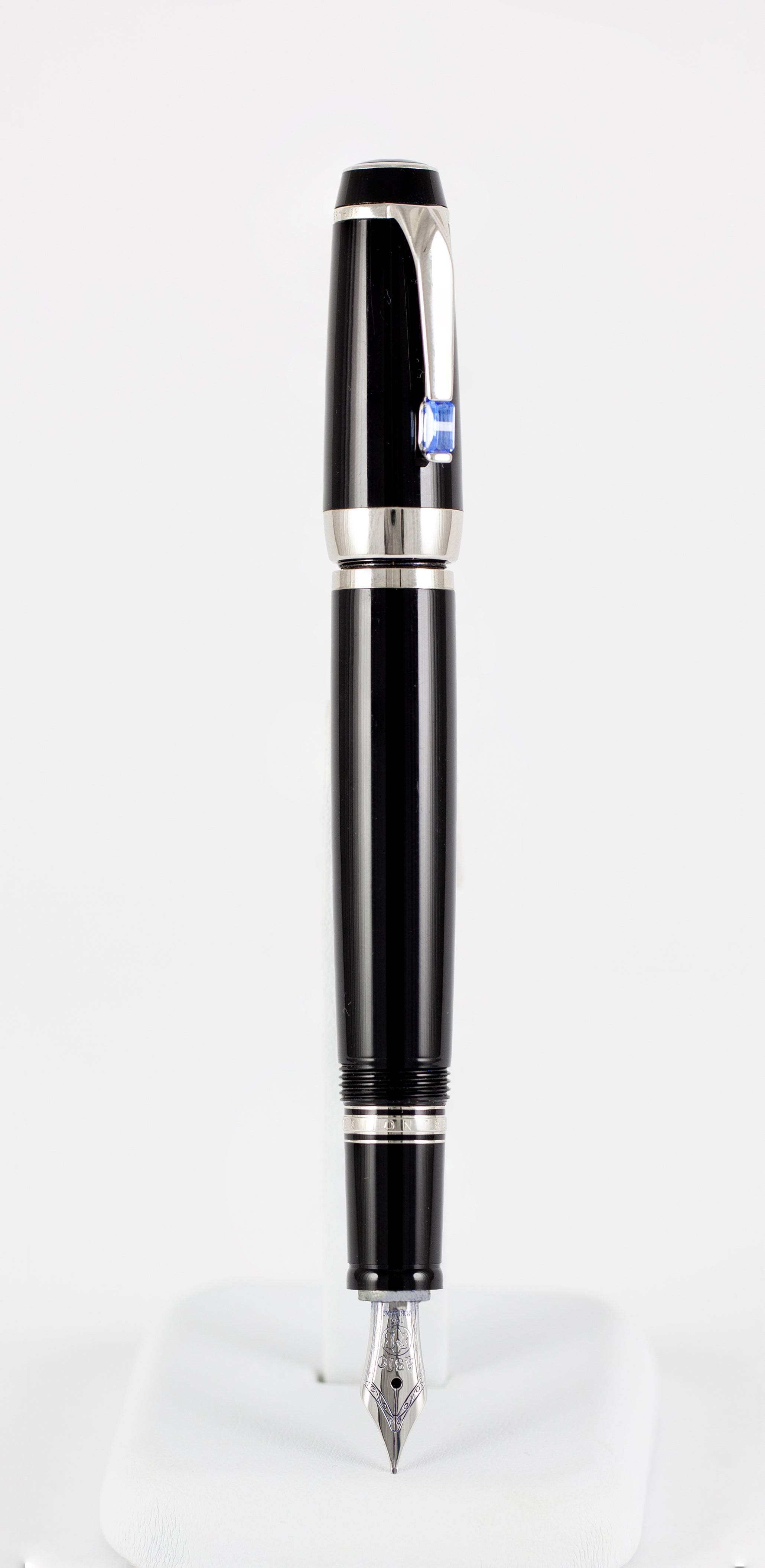 Montblanc Boheme Noir Fountain Pen 14K Gold Nib