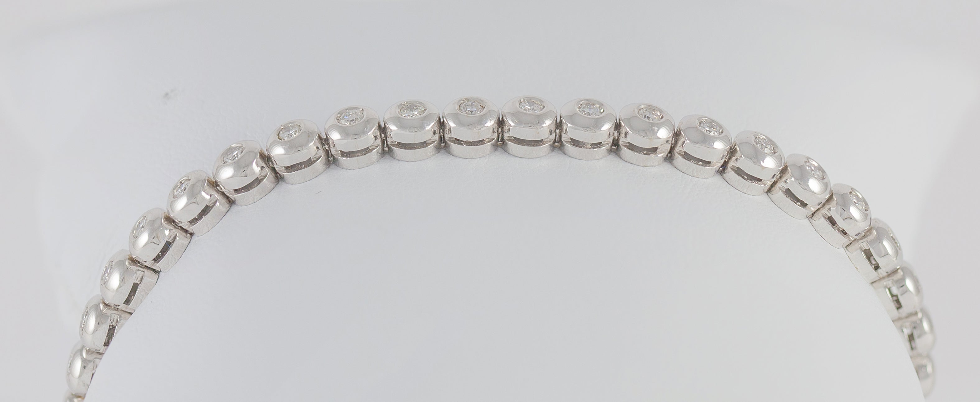 Pulsera en oro blanco 18k y brillantes 1 ct