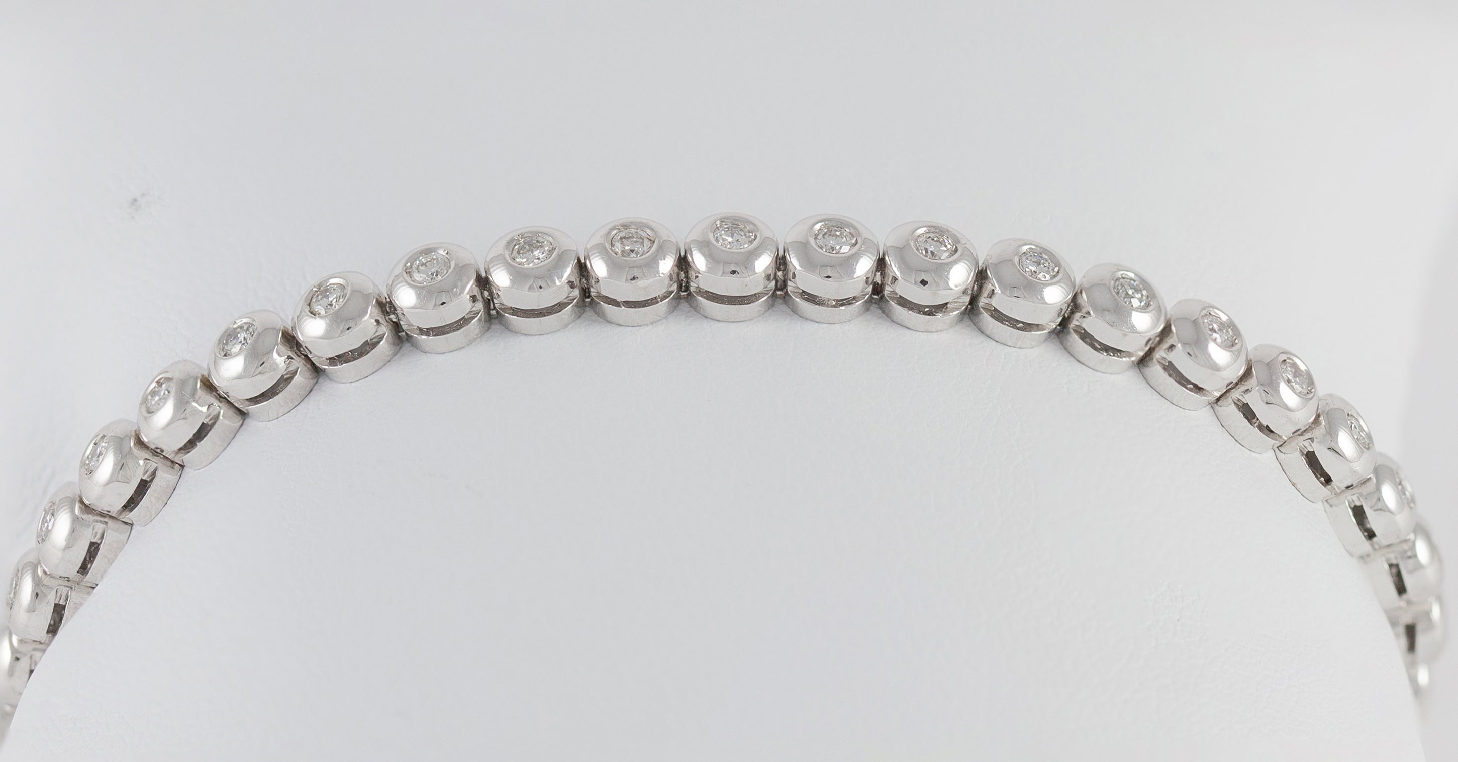 Pulsera en oro blanco 18k y brillantes 1 ct