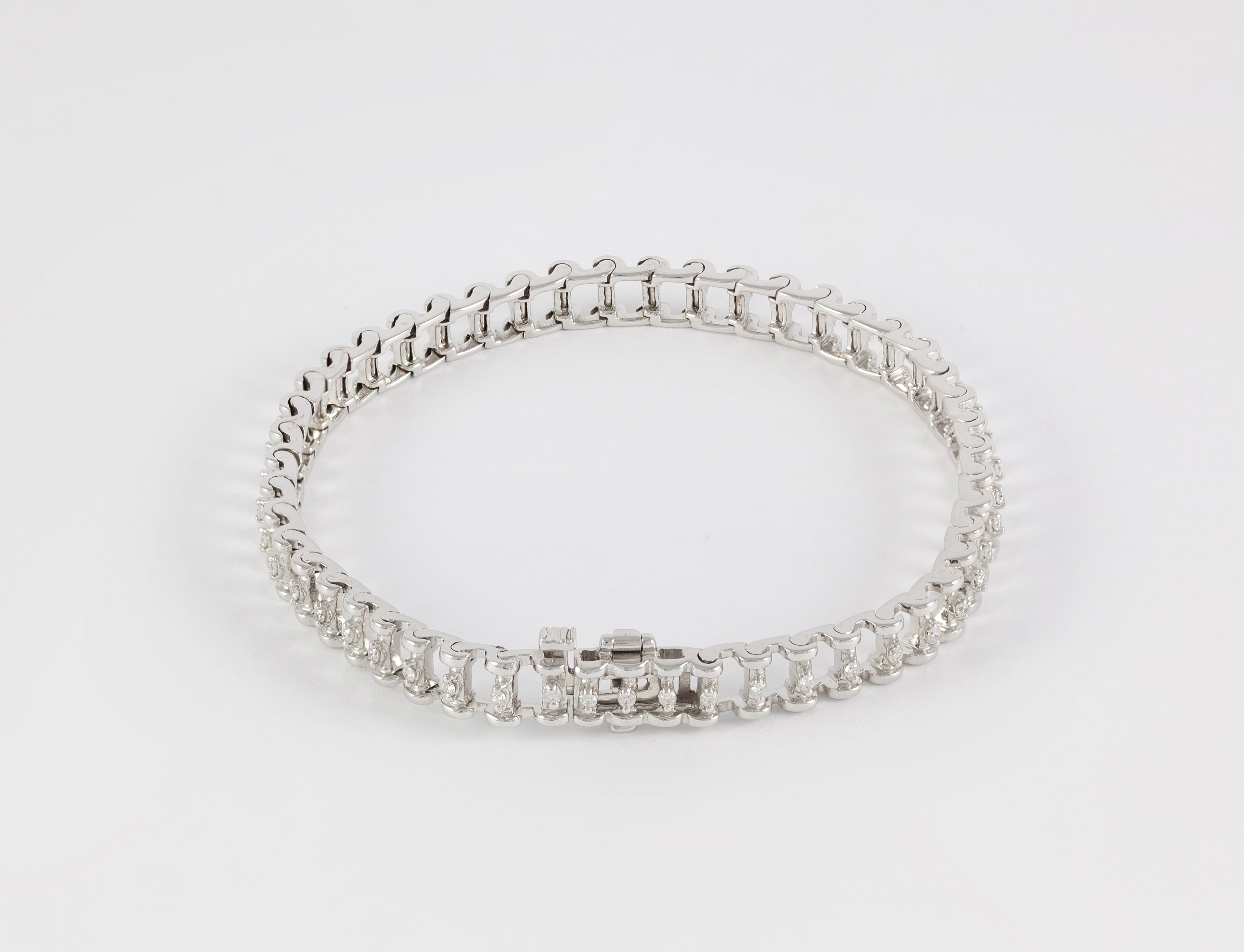 Pulsera en oro blanco 18k y brillantes