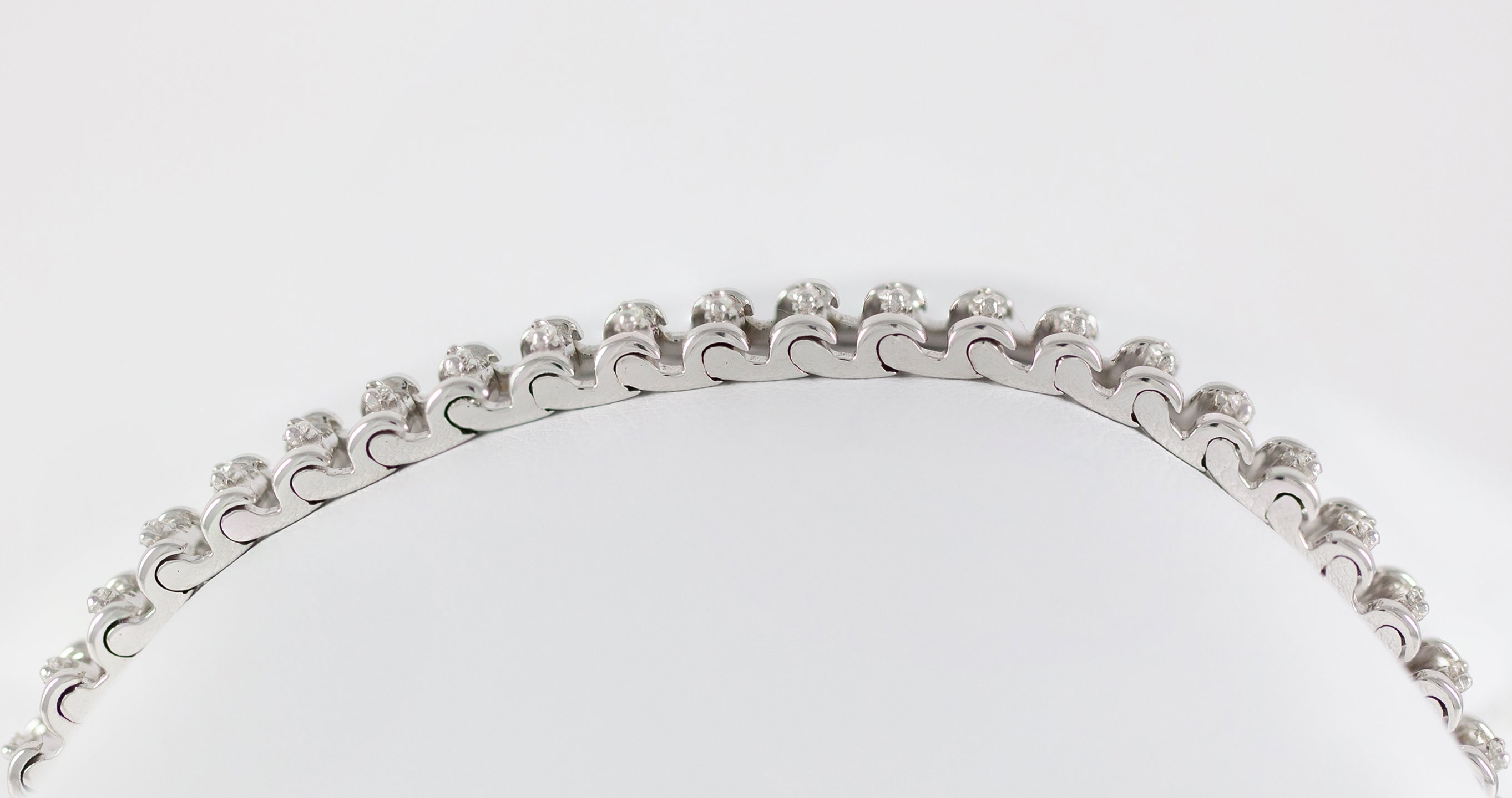 Pulsera en oro blanco 18k y brillantes