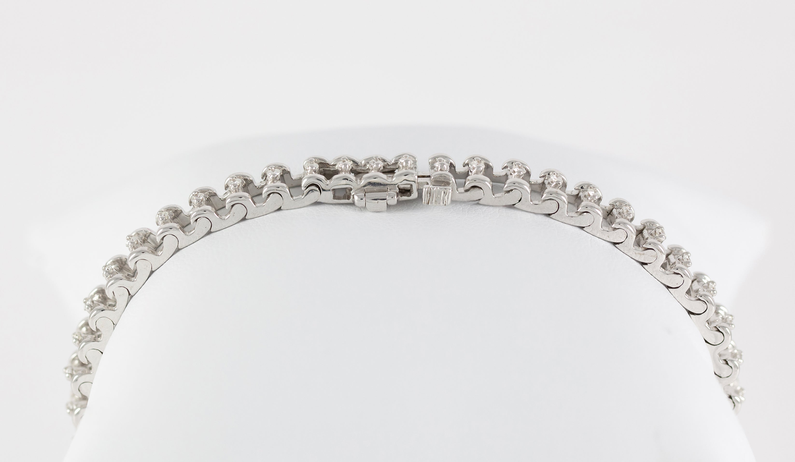 Pulsera en oro blanco 18k y brillantes