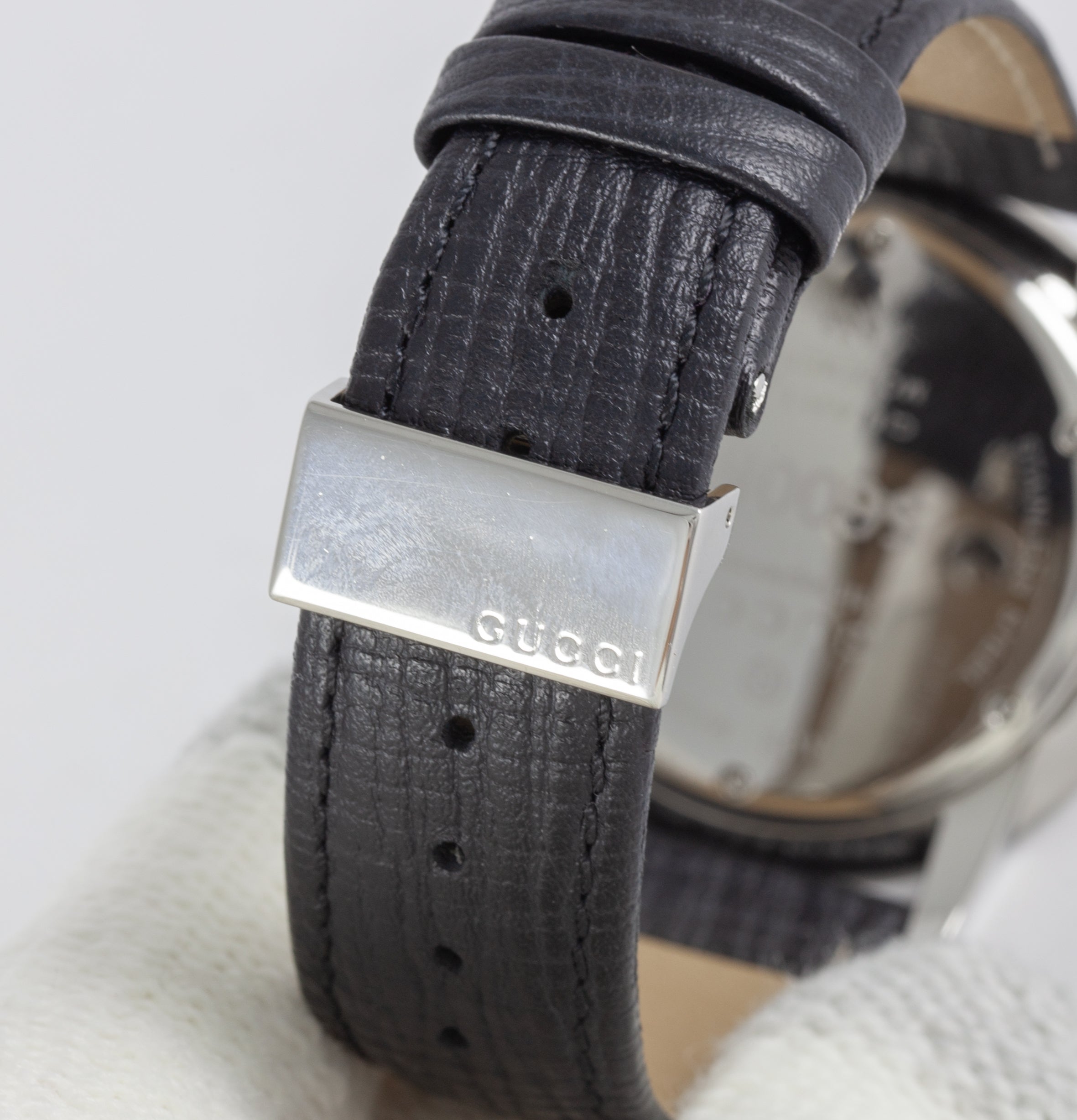 Gucci Quartz Steel White Dial Ref: 5600M