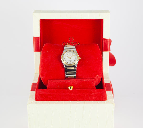 Omega Constellation Quartz MOP Dial Ref: 1371.71.00