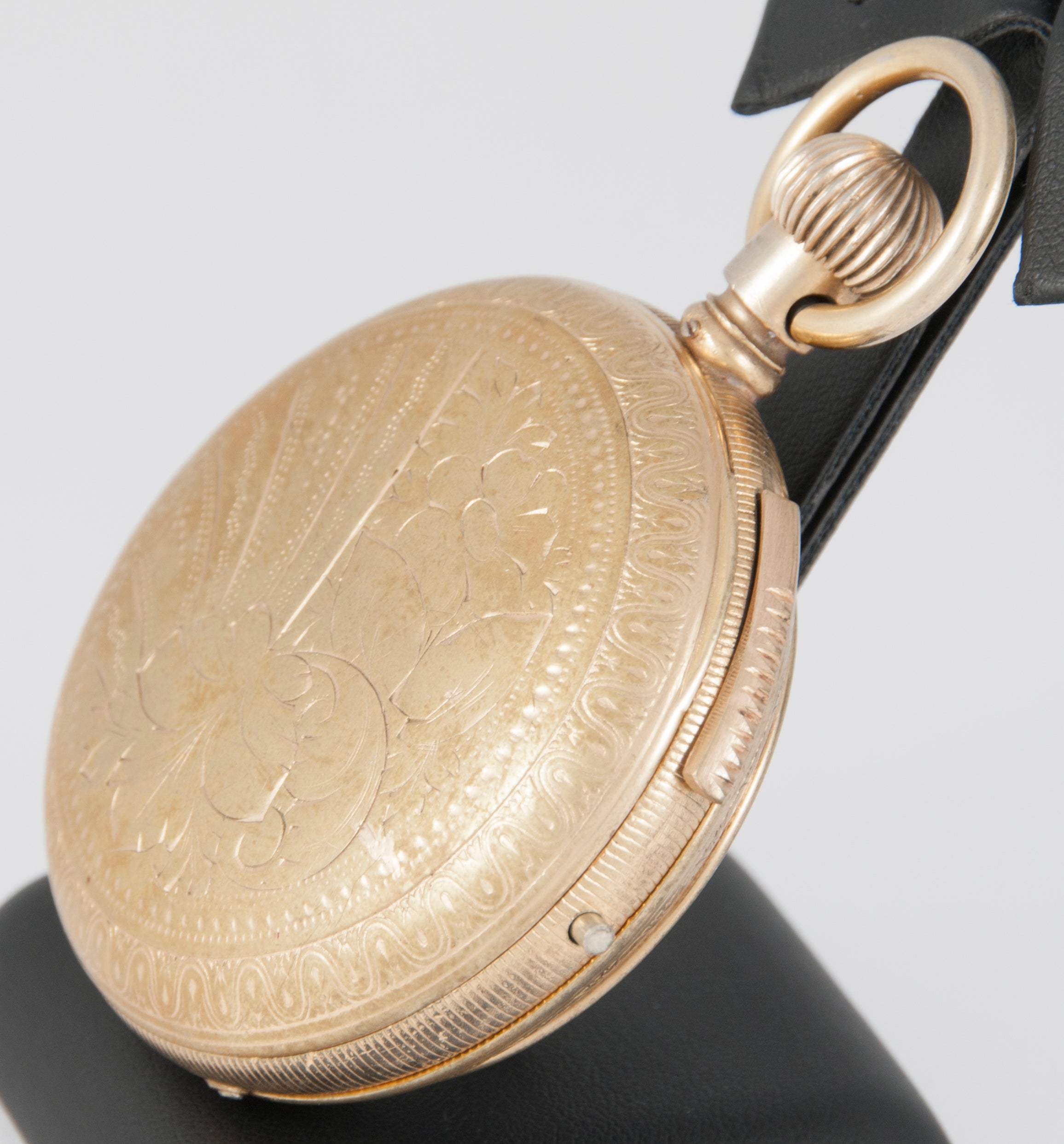 Unknown Pocket Watch Chimes Hour Quarter Minute Golden Metal and Enamel