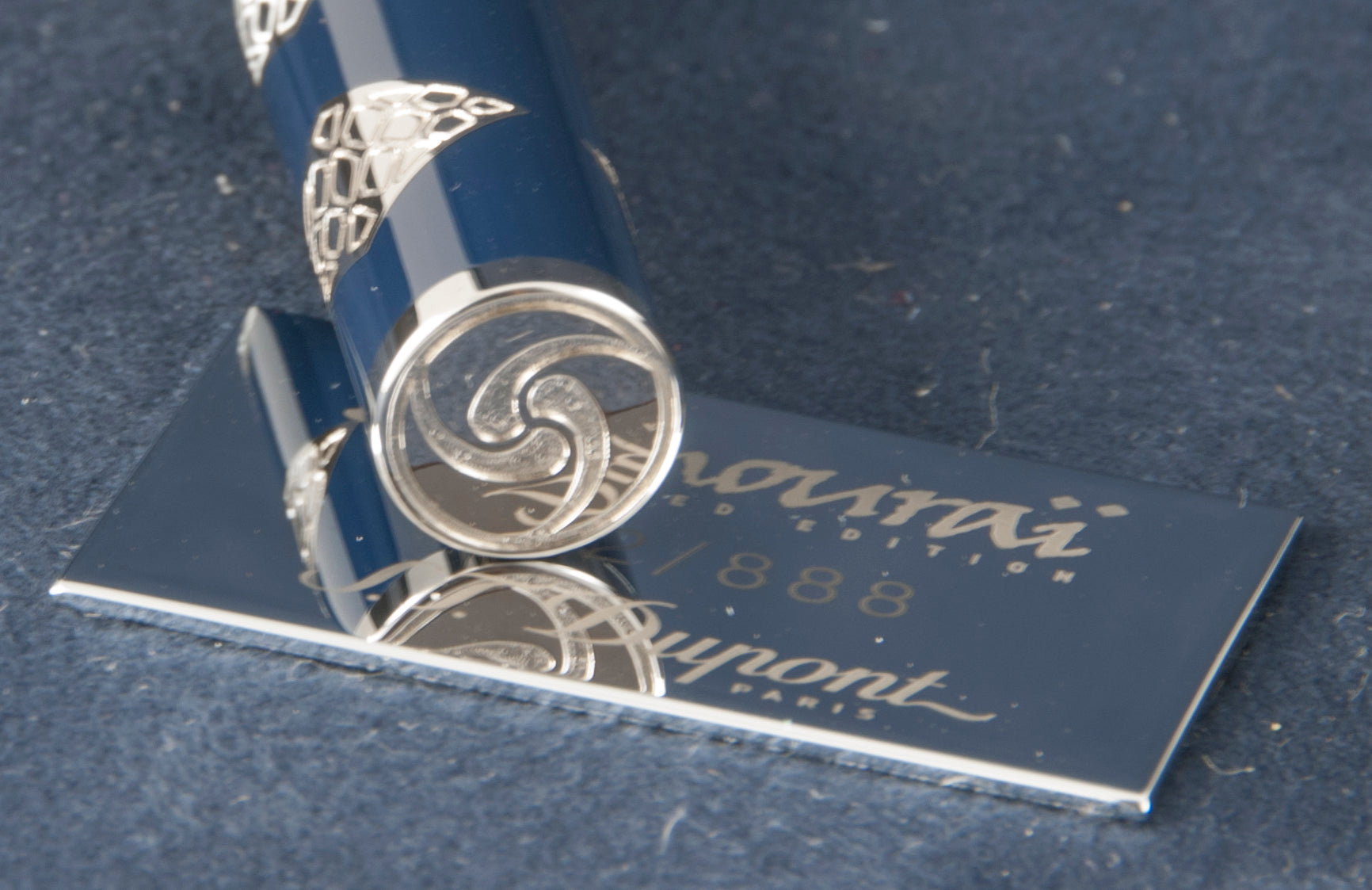 S.T. Dupont Samourai Large Neo-Classique Fountain Pen Limited Edition Nib 18k Gold