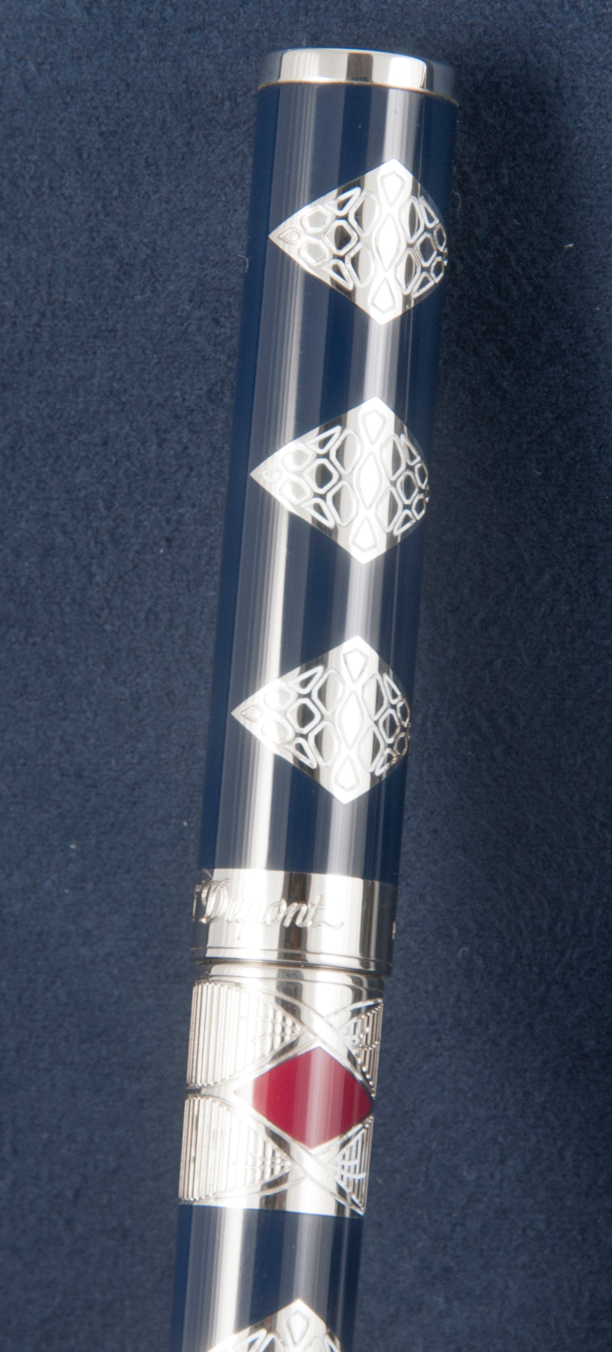 S.T. Dupont Samourai Large Neo-Classique Fountain Pen Limited Edition Nib 18k Gold