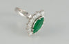Anillo en oro blanco 18k con esmeralda y brillantes - Mayka Jewels