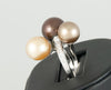 Anillo en oro blanco 18k con perlas de color y brillantes - Mayka Jewels