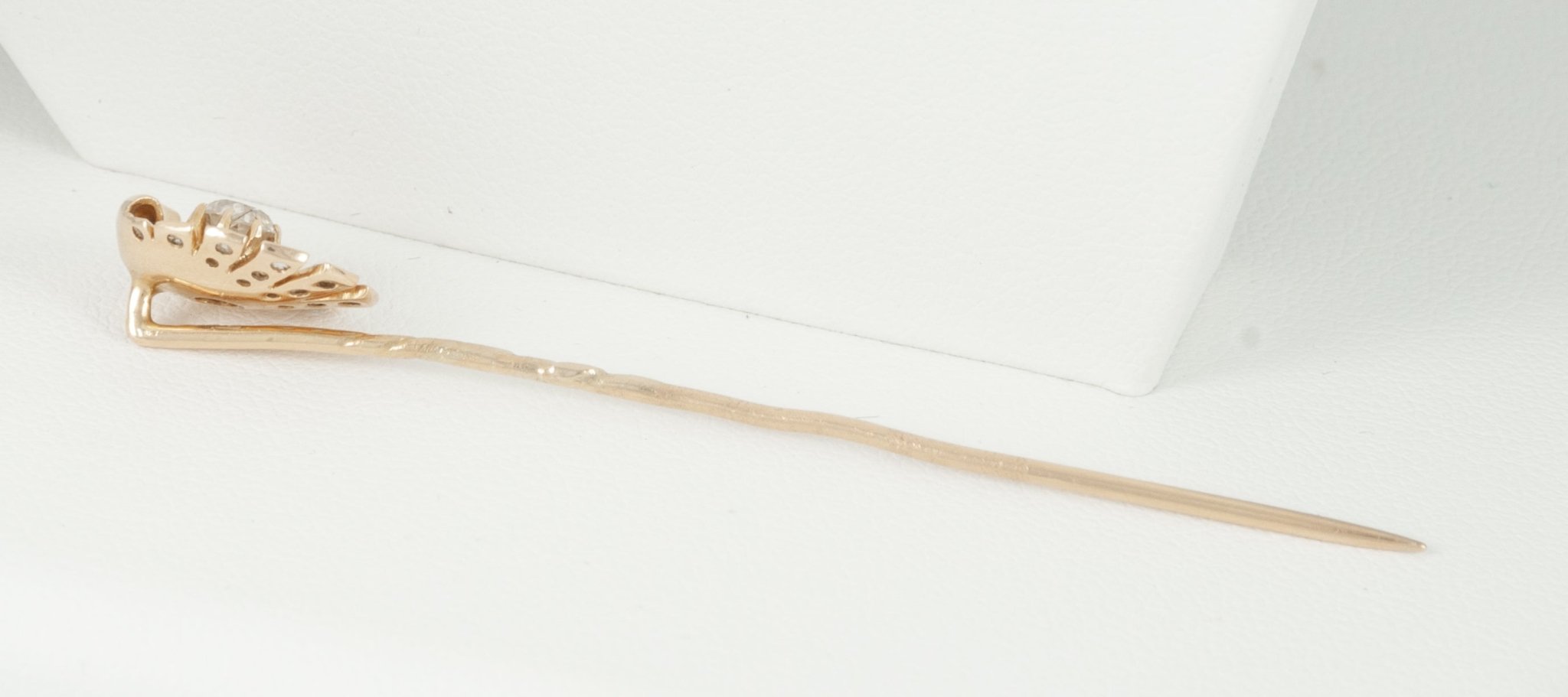 Alfiler de corbata en oro amarillo 18k y brillantes - Mayka Jewels