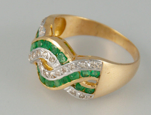 Anillo en oro 18k con esmeraldas y brillantes - Mayka Jewels