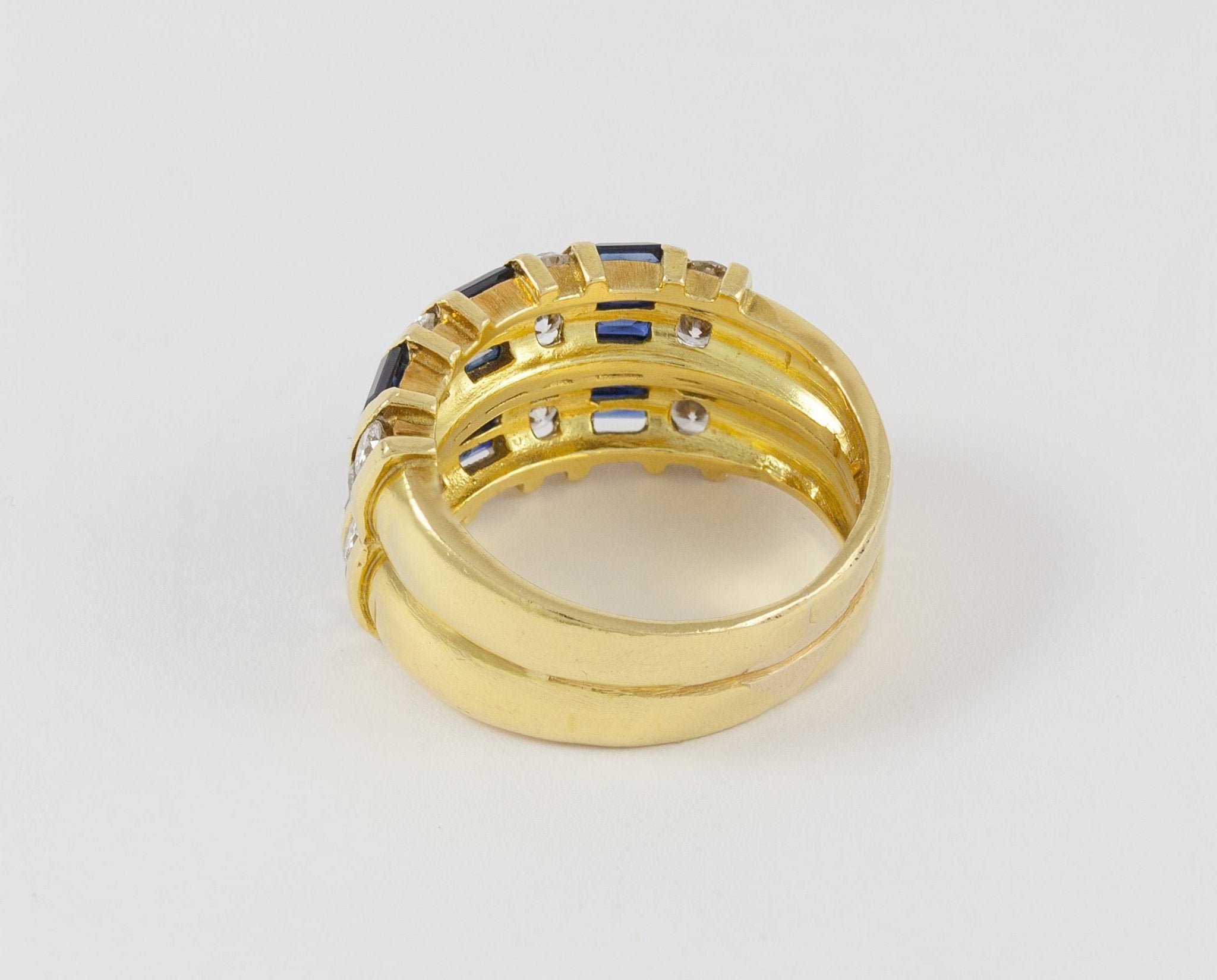 Anillo en oro amarillo 18k con brillantes y zafiros - Mayka Jewels