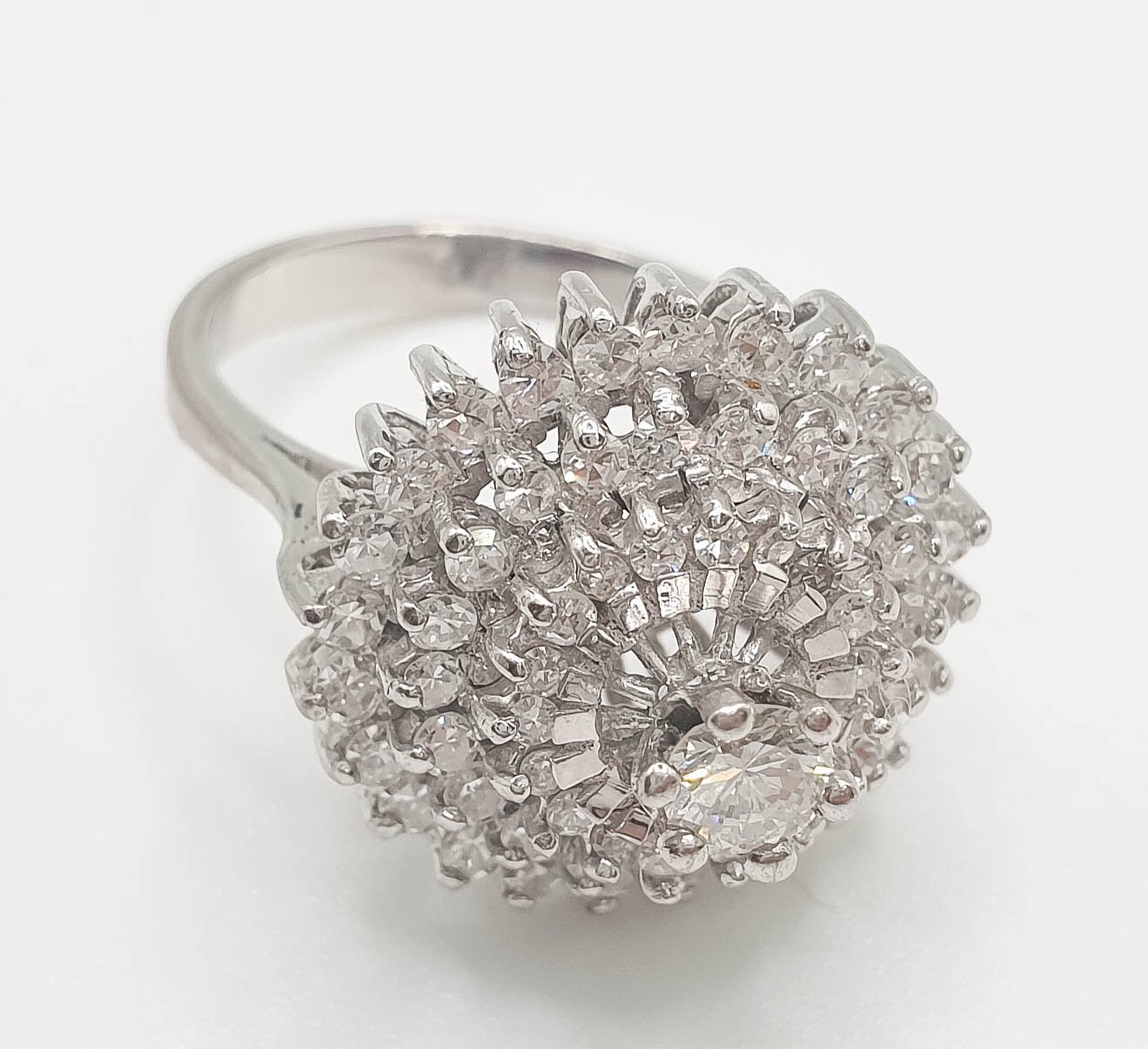 Anillo en oro blanco 18k con brillantes 1.15 quilates - Mayka Jewels