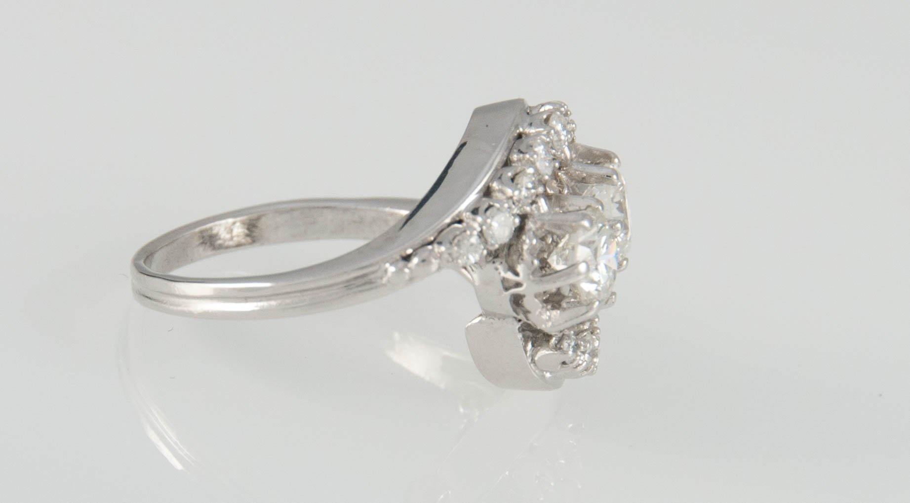 Anillo en oro blanco 18k con brillantes - Mayka Jewels