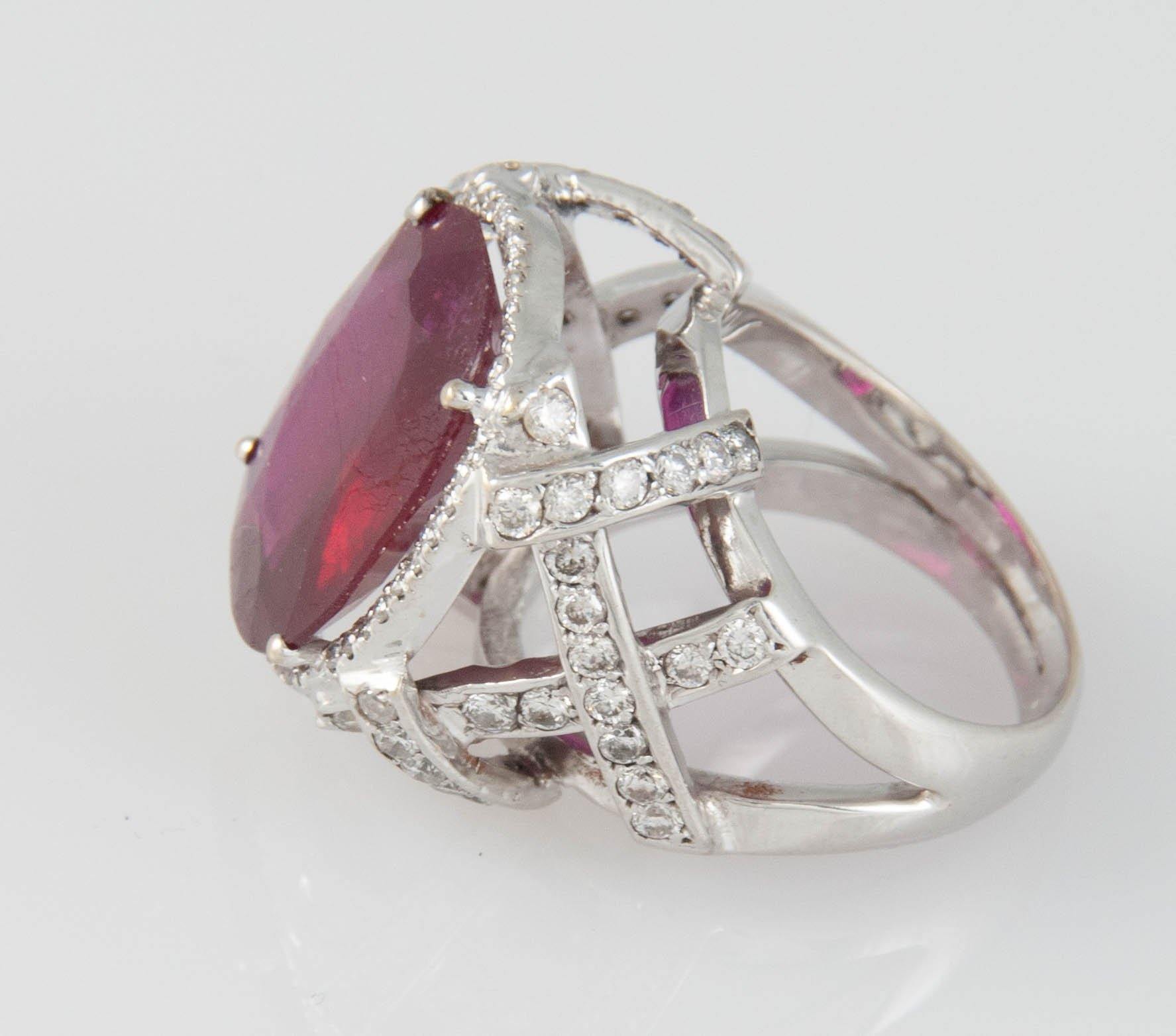 Anillo en oro blanco 18k con brillantes y rubí - Mayka Jewels