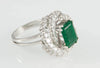 Anillo en oro blanco 18k con esmeralda y brillantes - Mayka Jewels