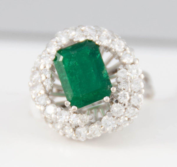 Anillo en oro blanco 18k con esmeralda y brillantes - Mayka Jewels