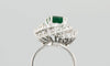 Anillo en oro blanco 18k con esmeralda y brillantes - Mayka Jewels