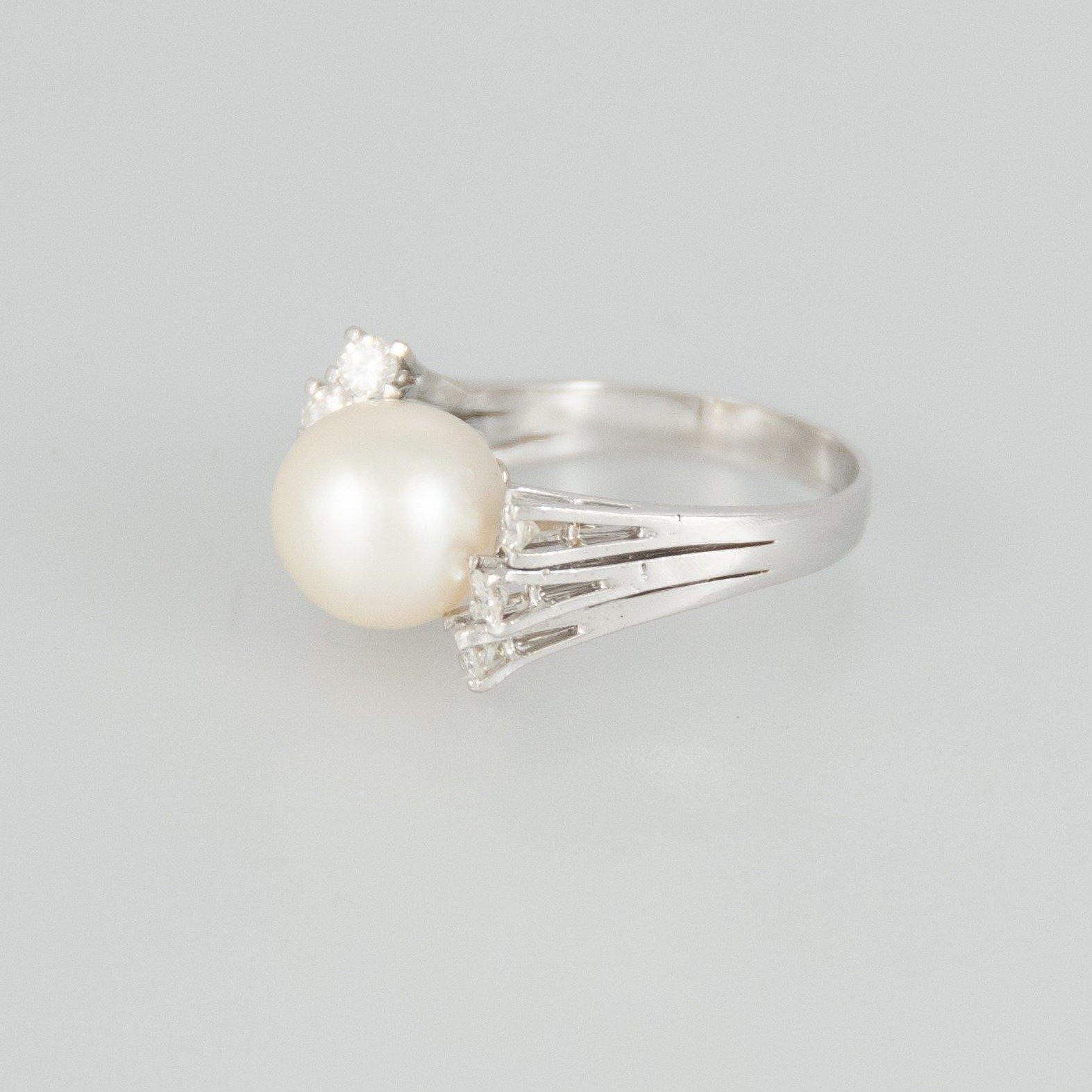 Anillo en oro blanco 18k con perla natural y brillantes - Mayka Jewels