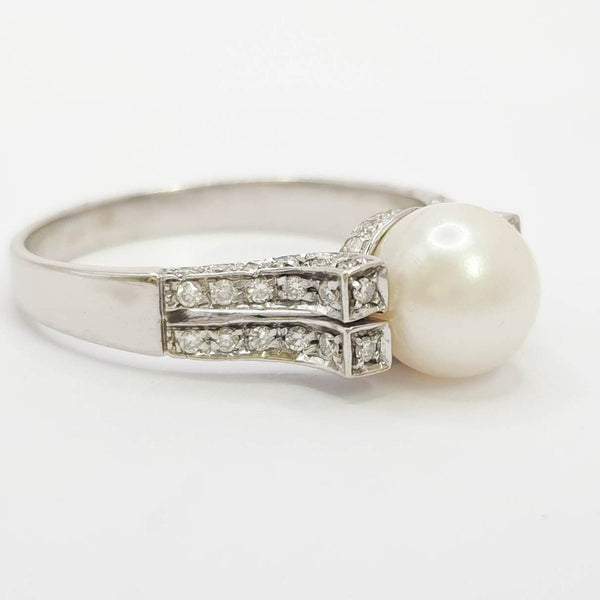 Anillo en oro blanco 18k con perla y brillantes - Mayka Jewels