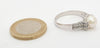 Anillo en oro blanco 18k con perla y brillantes - Mayka Jewels