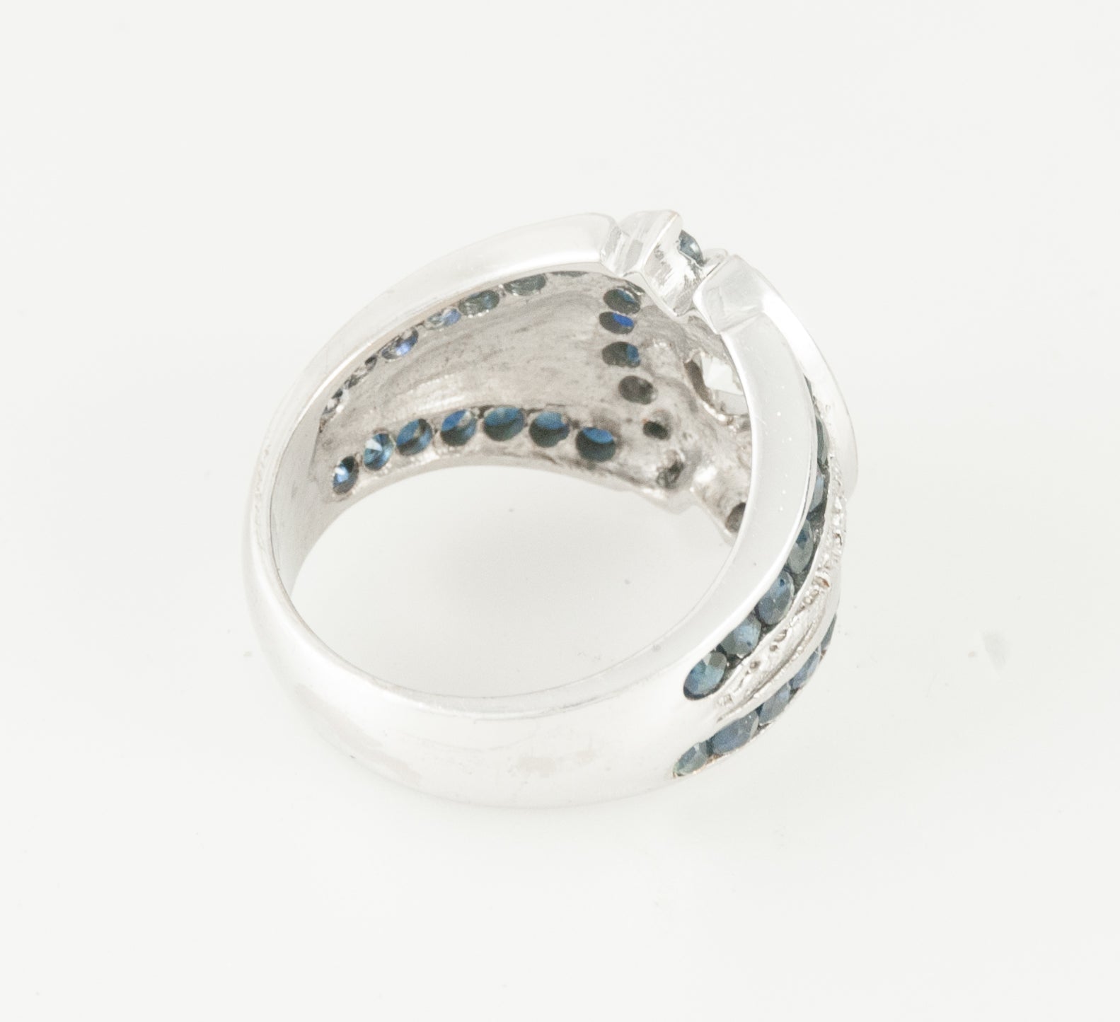 Anillo en oro blanco 18k con zafiros y brillante 1.68 ct - Mayka Jewels