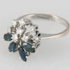 Anillo en oro blanco de 14k con zafiros y brillantes - Mayka Jewels